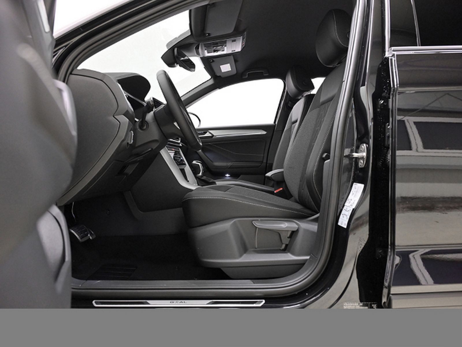 Volkswagen T-Roc – Foto 10