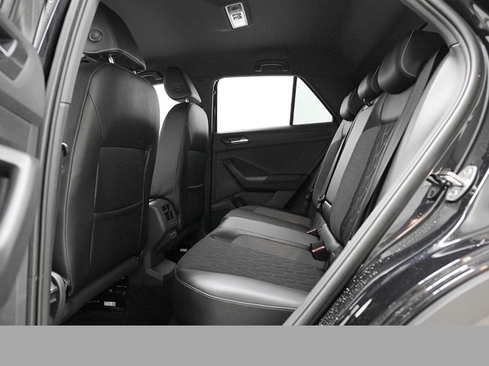 Volkswagen T-Roc – Foto 12