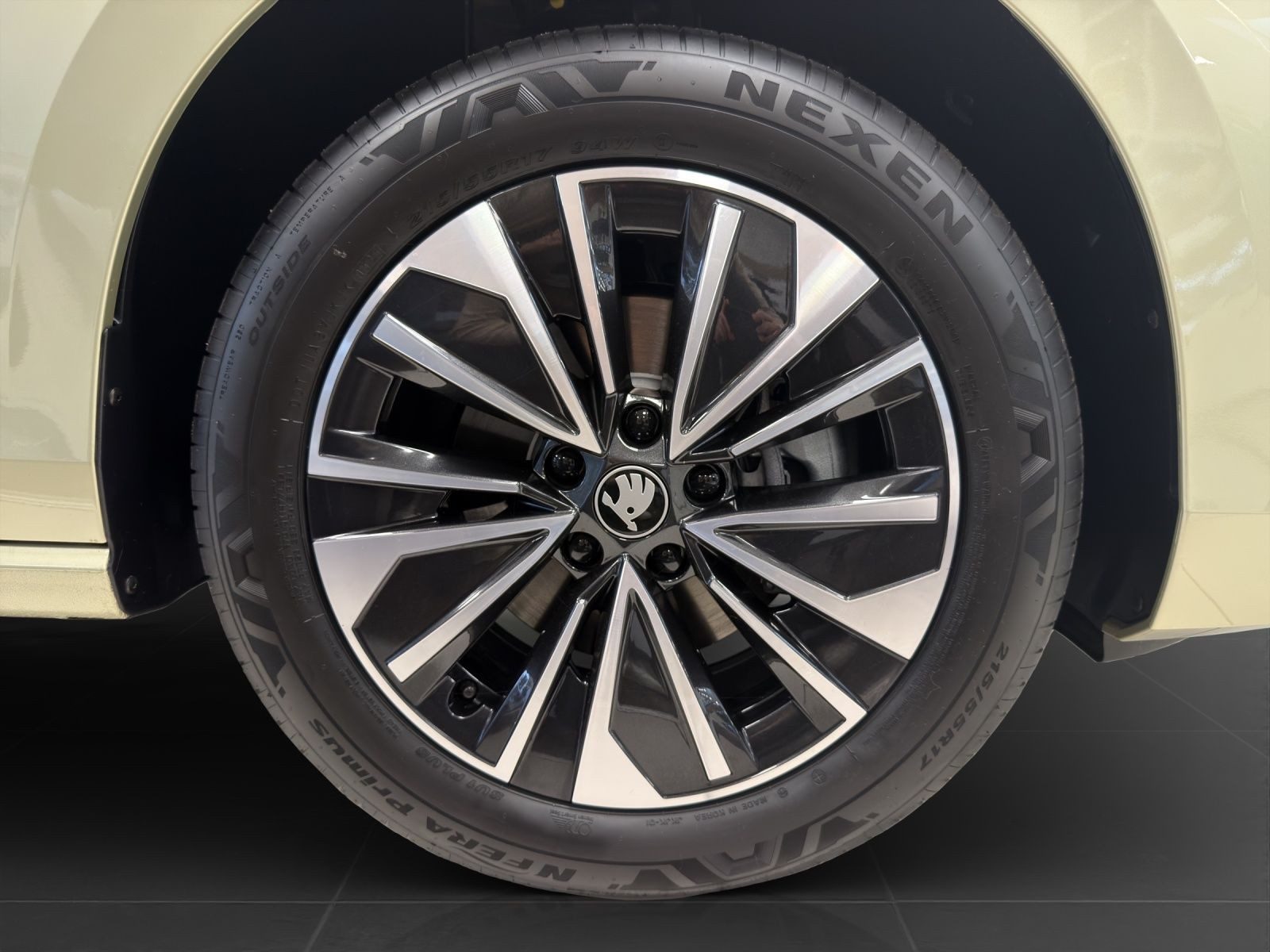 Skoda Superb – Foto 7