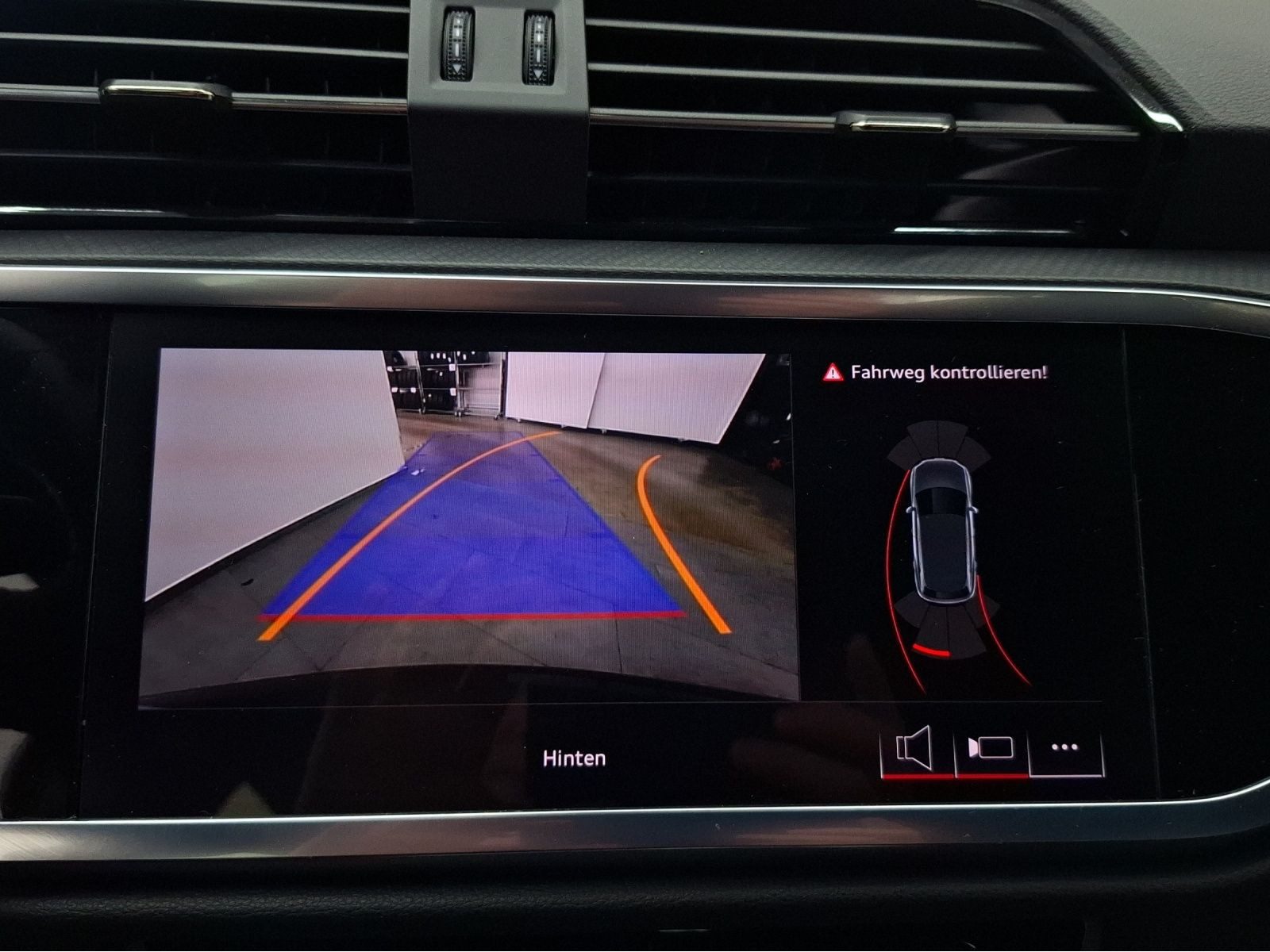 Audi Q3 – Foto 16