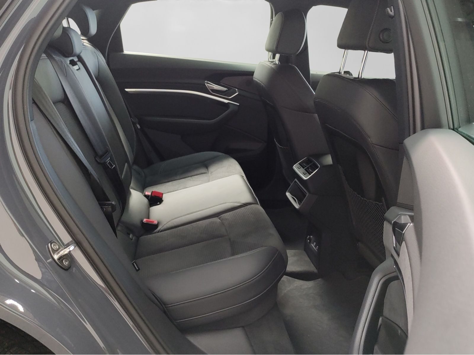 Audi Q8 Sportback e-tron – Bild 6