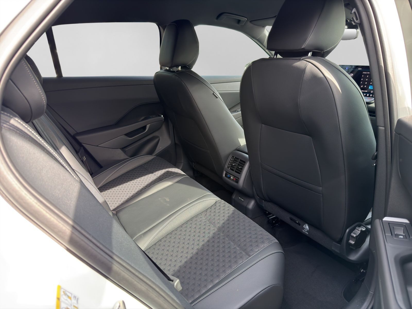 Volkswagen T-Roc – Foto 6