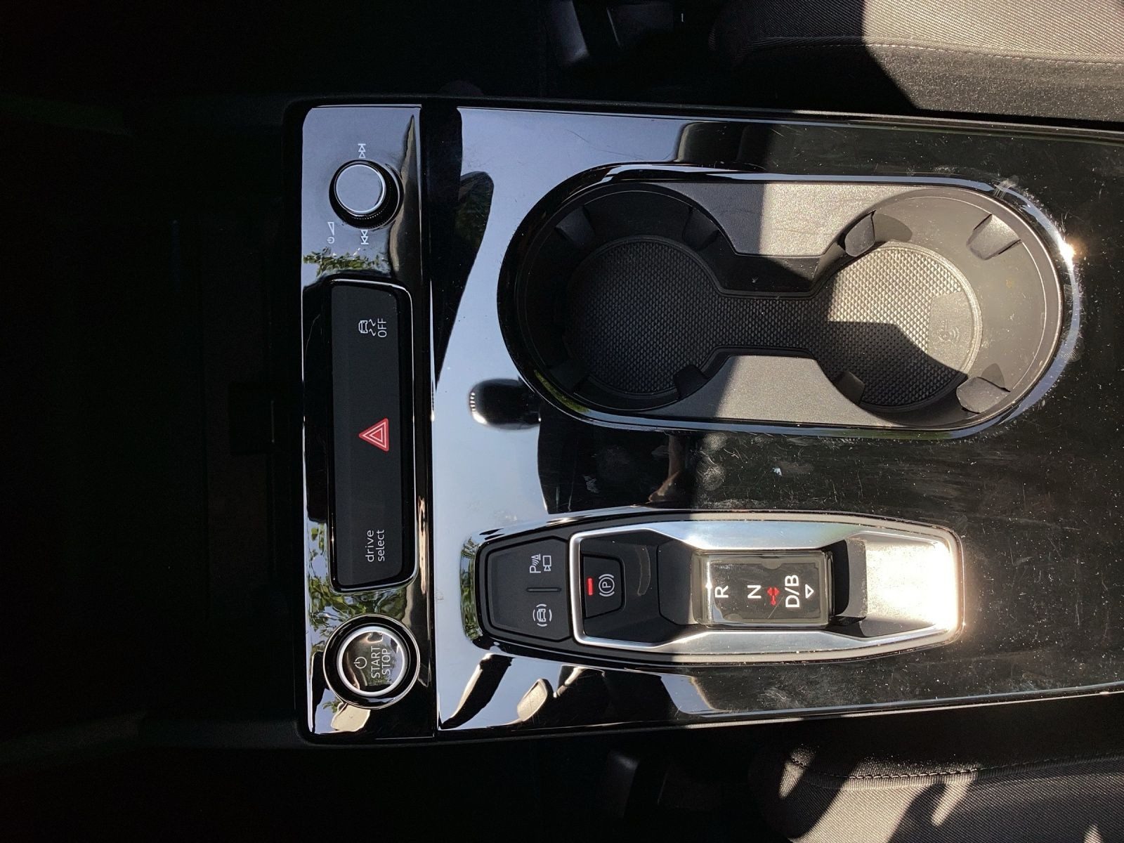 Audi Q6 e-tron – Foto 11