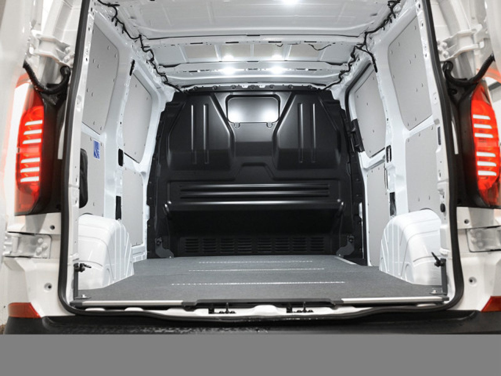 Volkswagen Transporter Kasten – Bild 9
