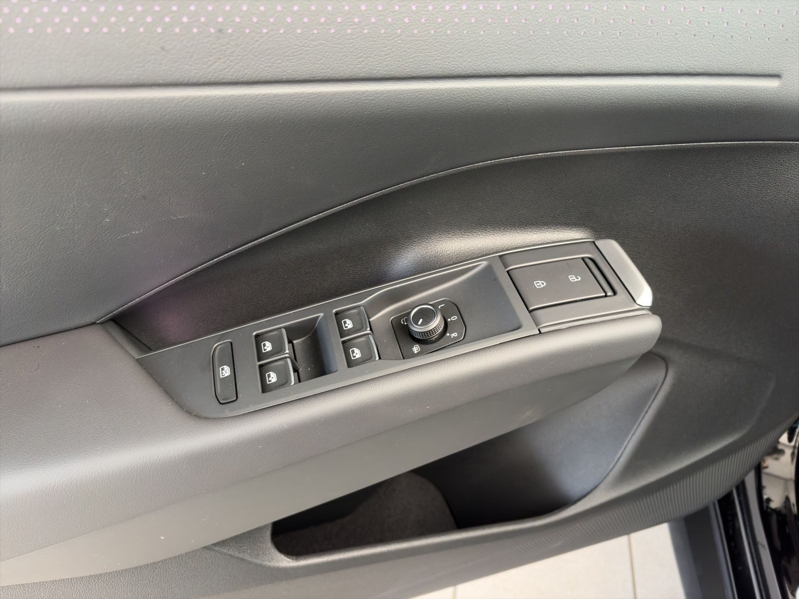 Volkswagen T-Roc – Foto 8