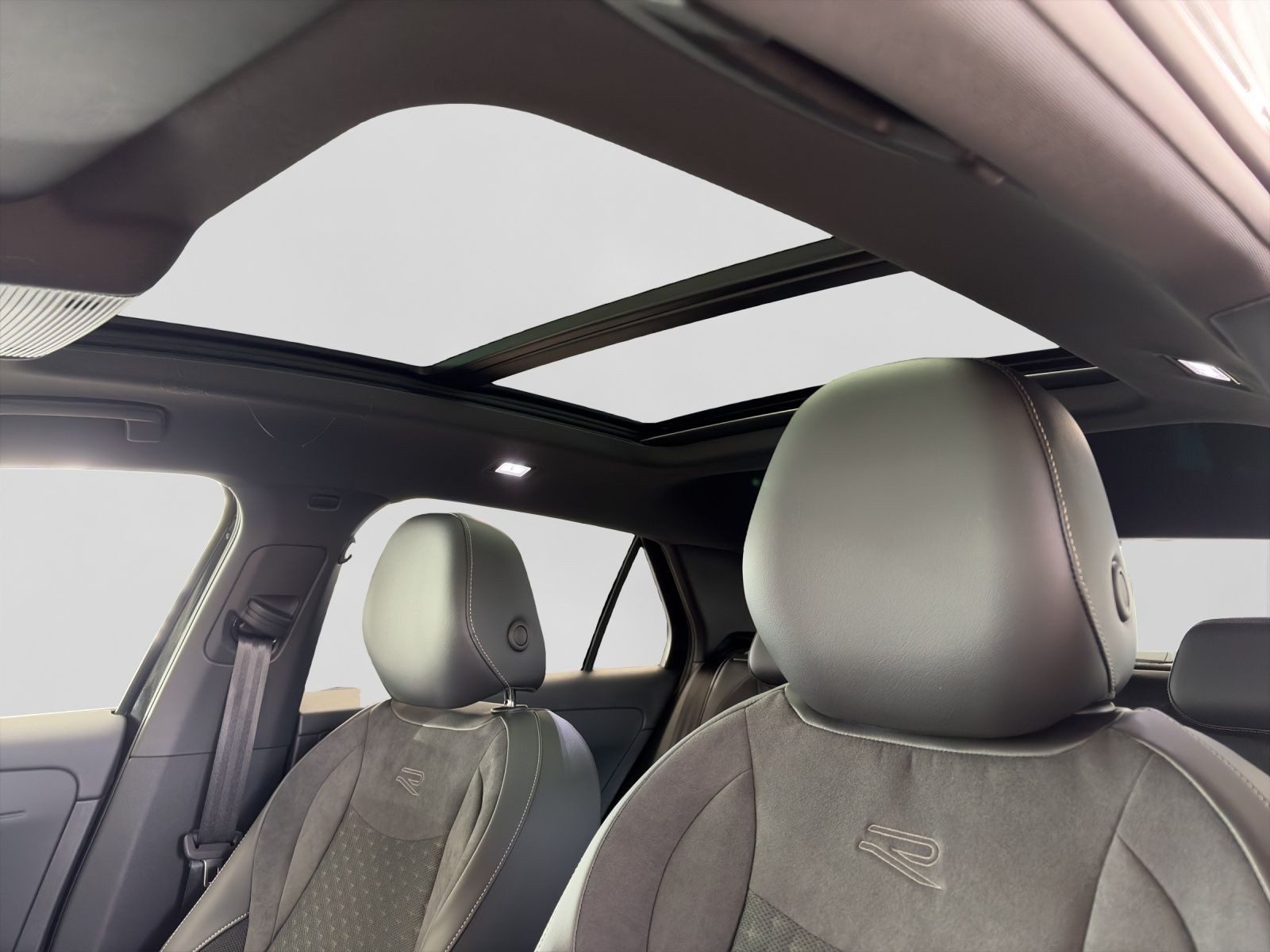 Volkswagen T-Roc – Foto 18