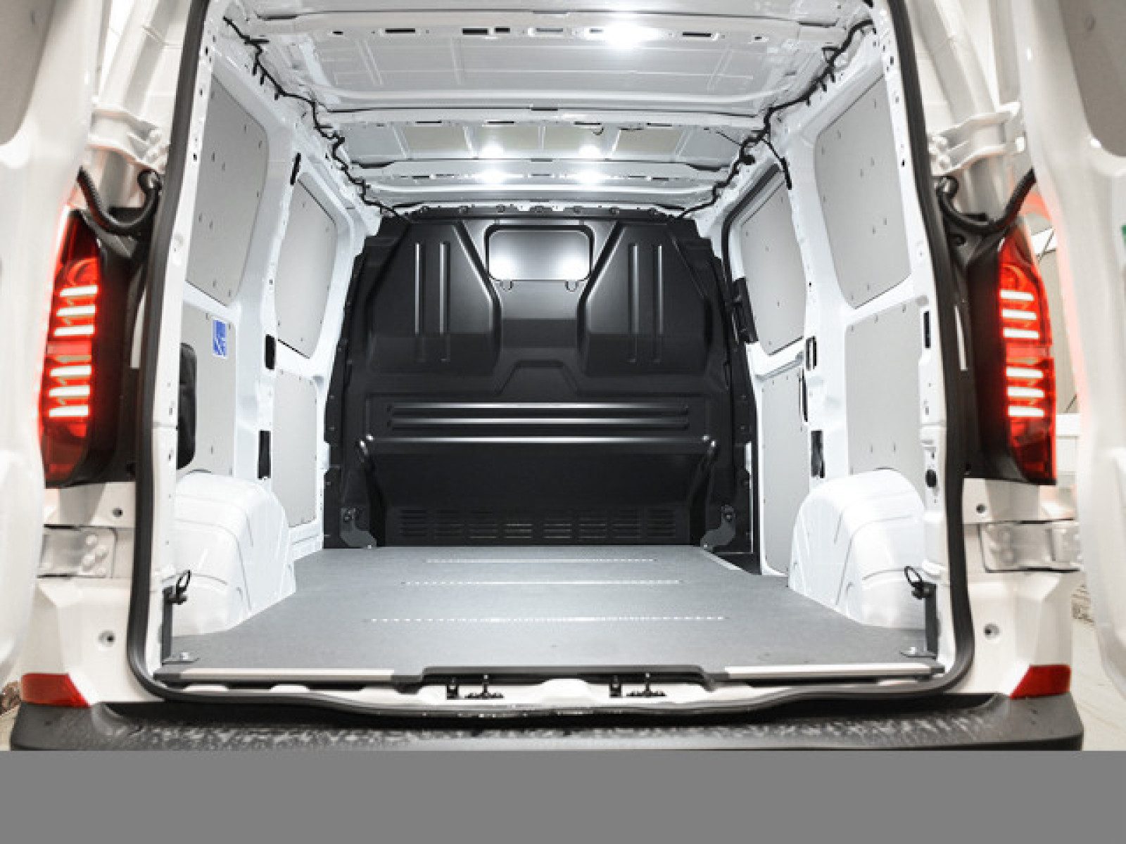 Volkswagen Transporter Kasten – Bild 9