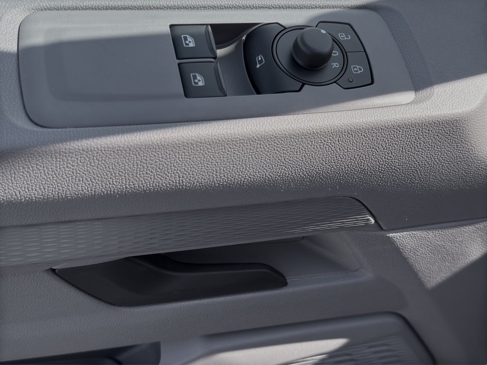 Volkswagen T7 Kombi – Bild 8
