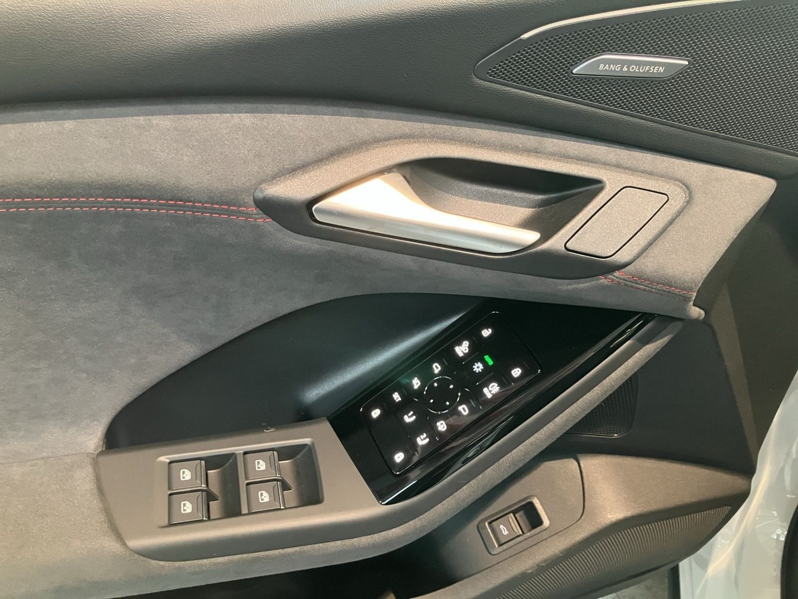 Audi Q6 e-tron – Foto 8