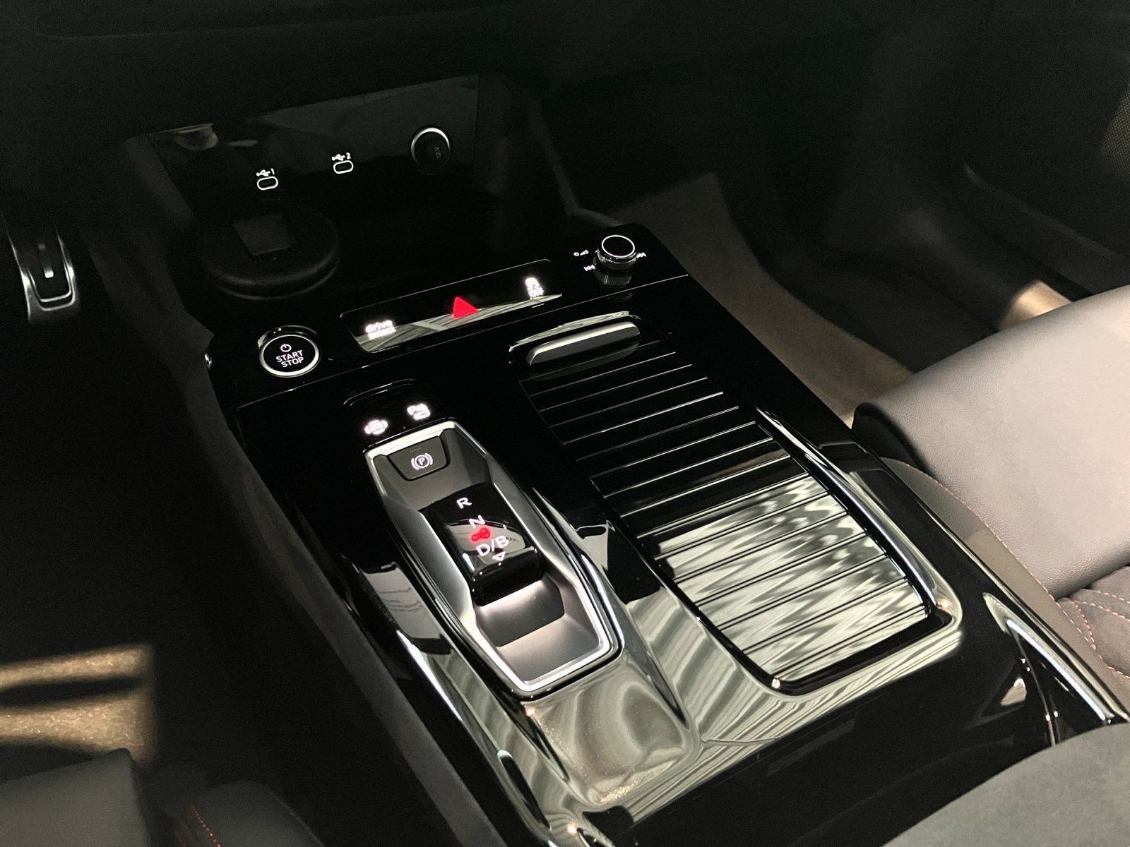 Audi Q6 e-tron – Foto 11