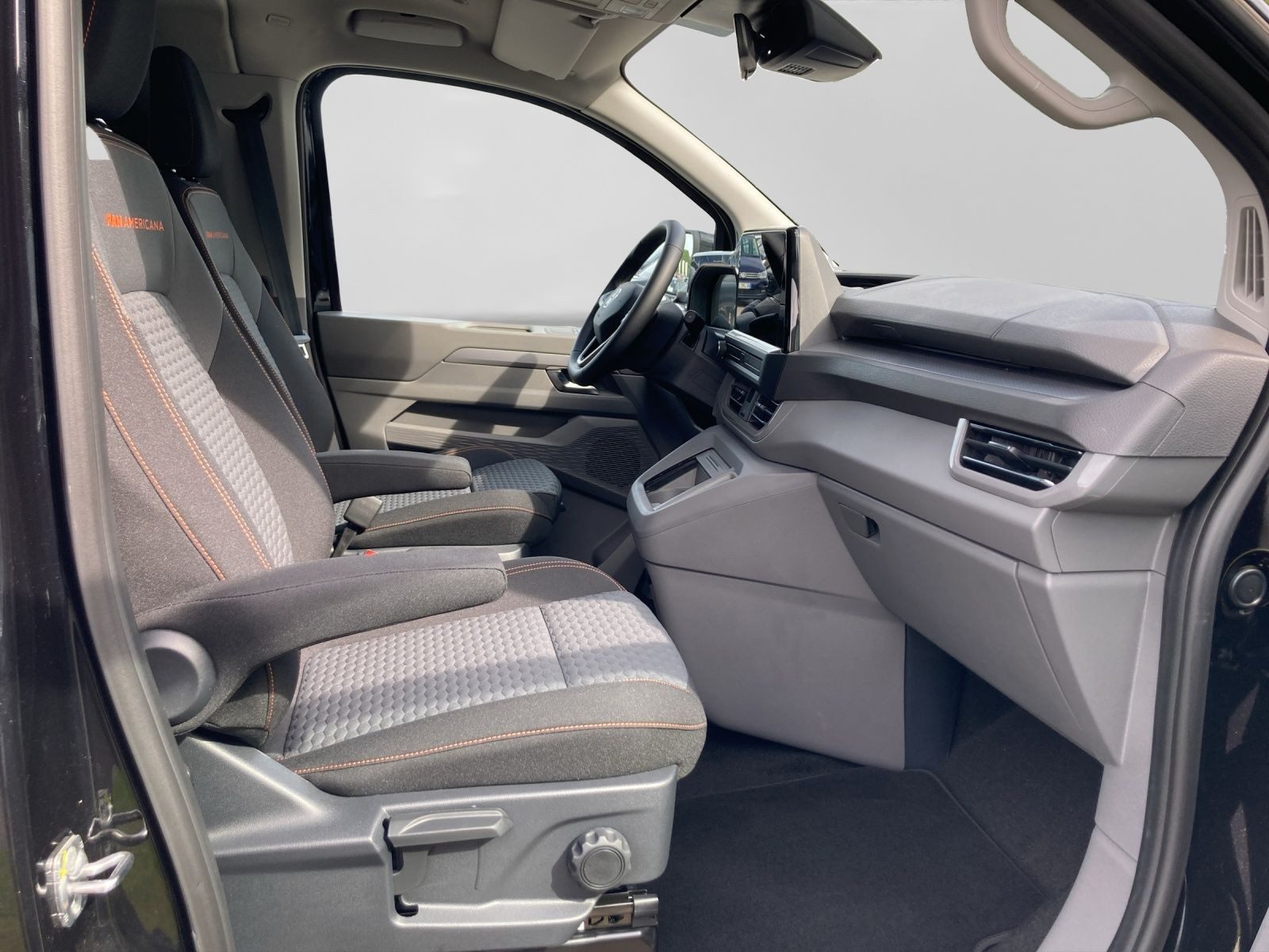 Volkswagen T7 Caravelle – Bild 4