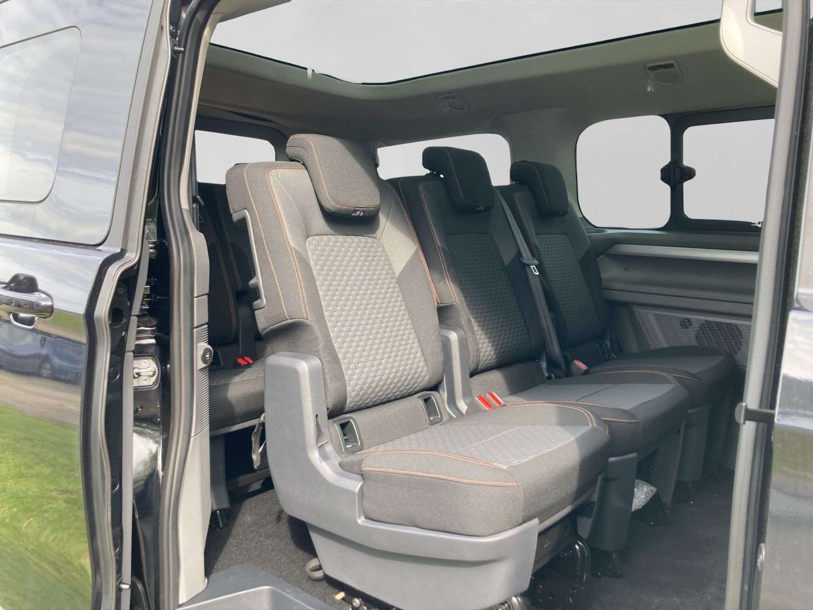 Volkswagen T7 Caravelle – Bild 6