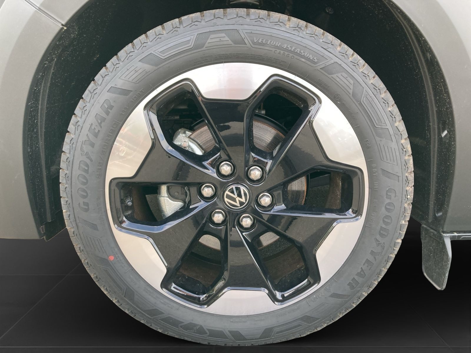 Volkswagen T7 Caravelle – Bild 7