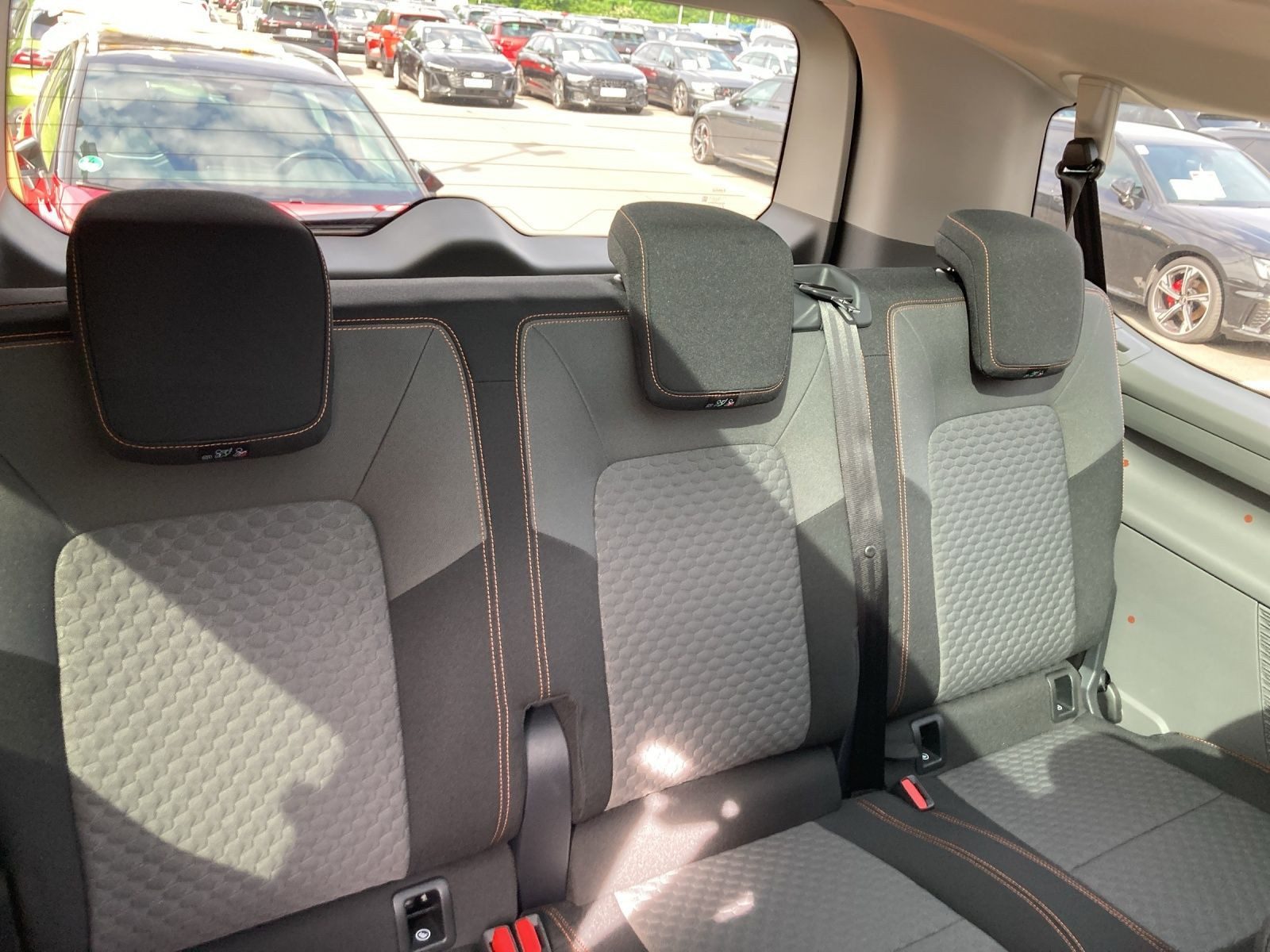 Volkswagen T7 Caravelle – Bild 19