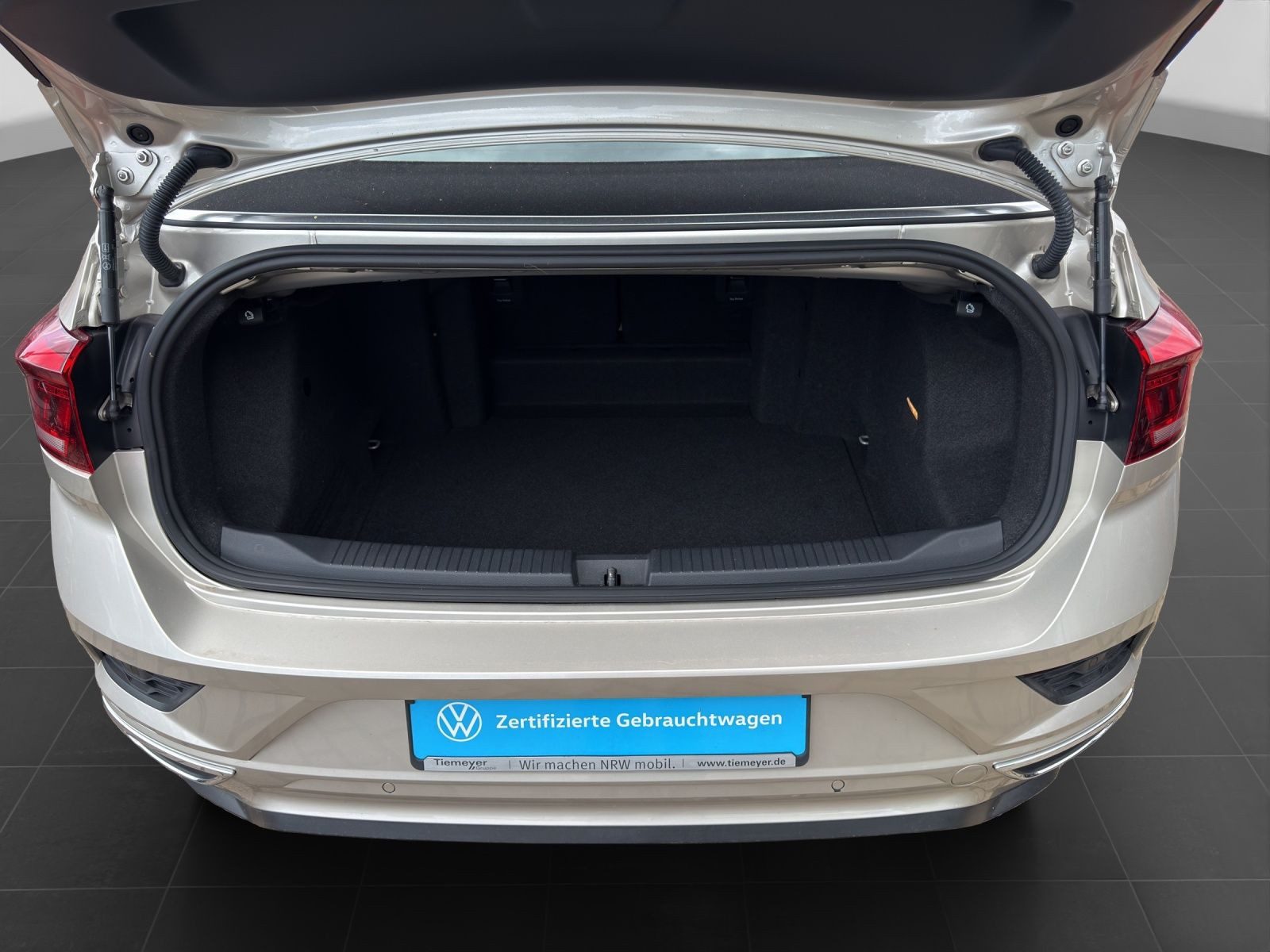 Volkswagen T-Roc Cabriolet – Bild 17
