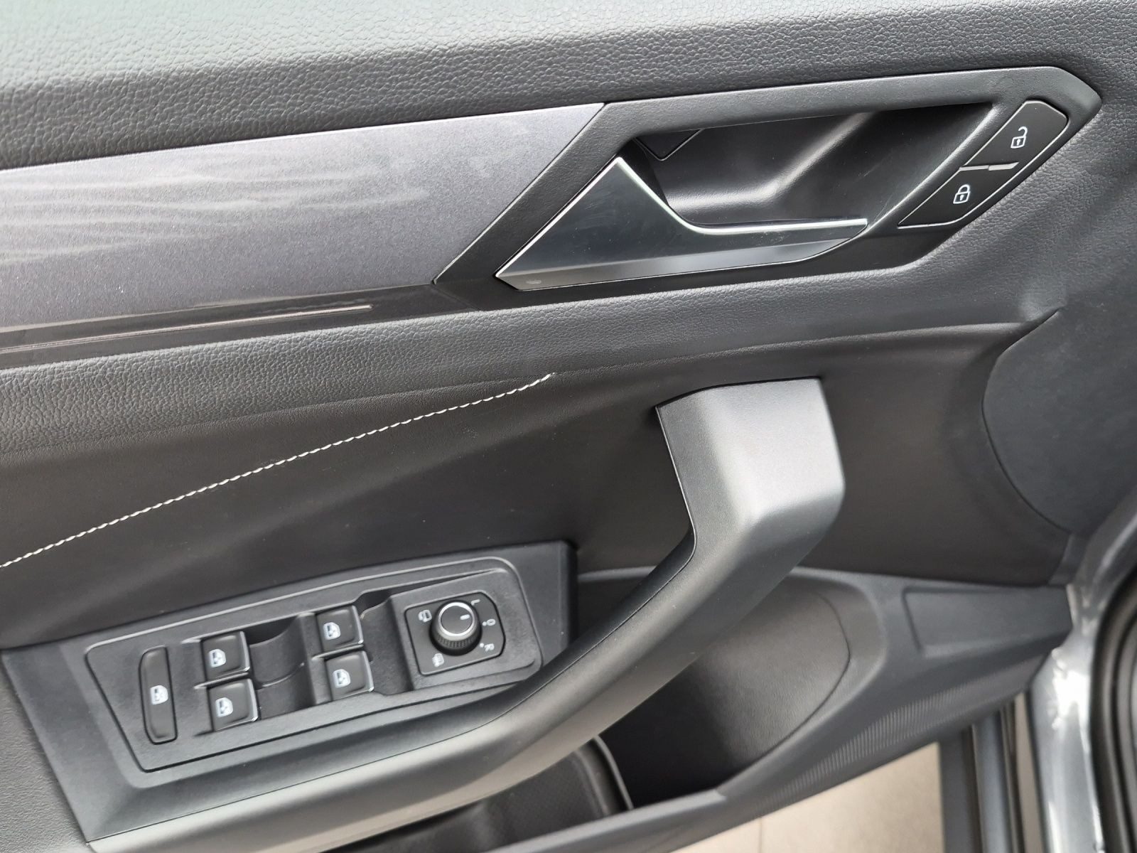 Volkswagen T-Roc – Bild 8