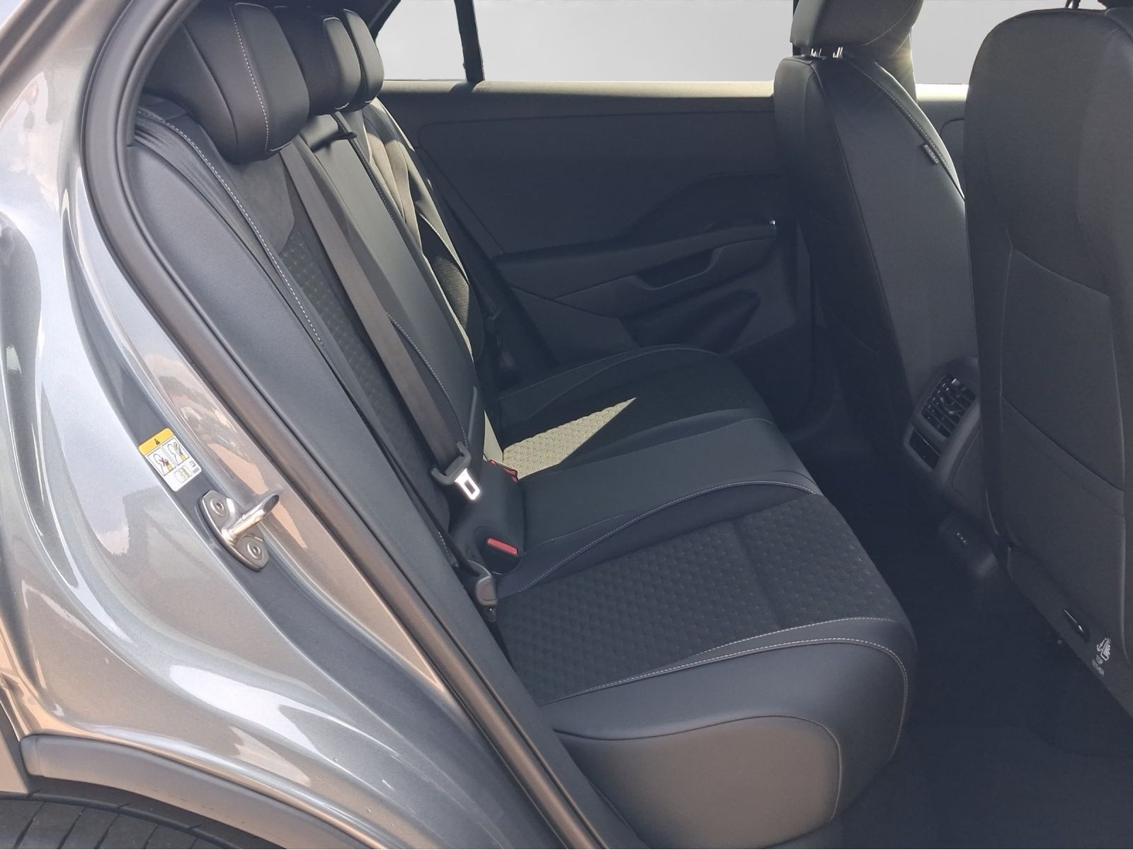 Volkswagen T-Roc – Foto 6