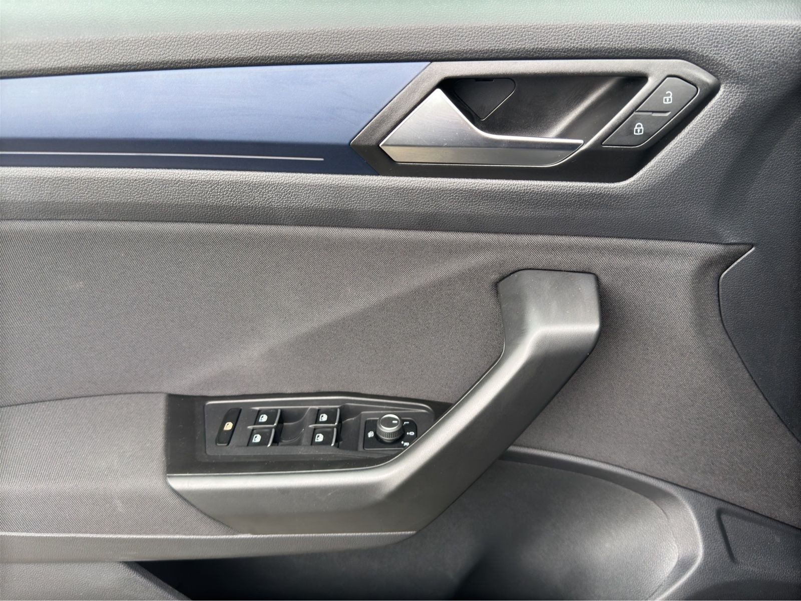 Volkswagen T-Roc – Foto 8