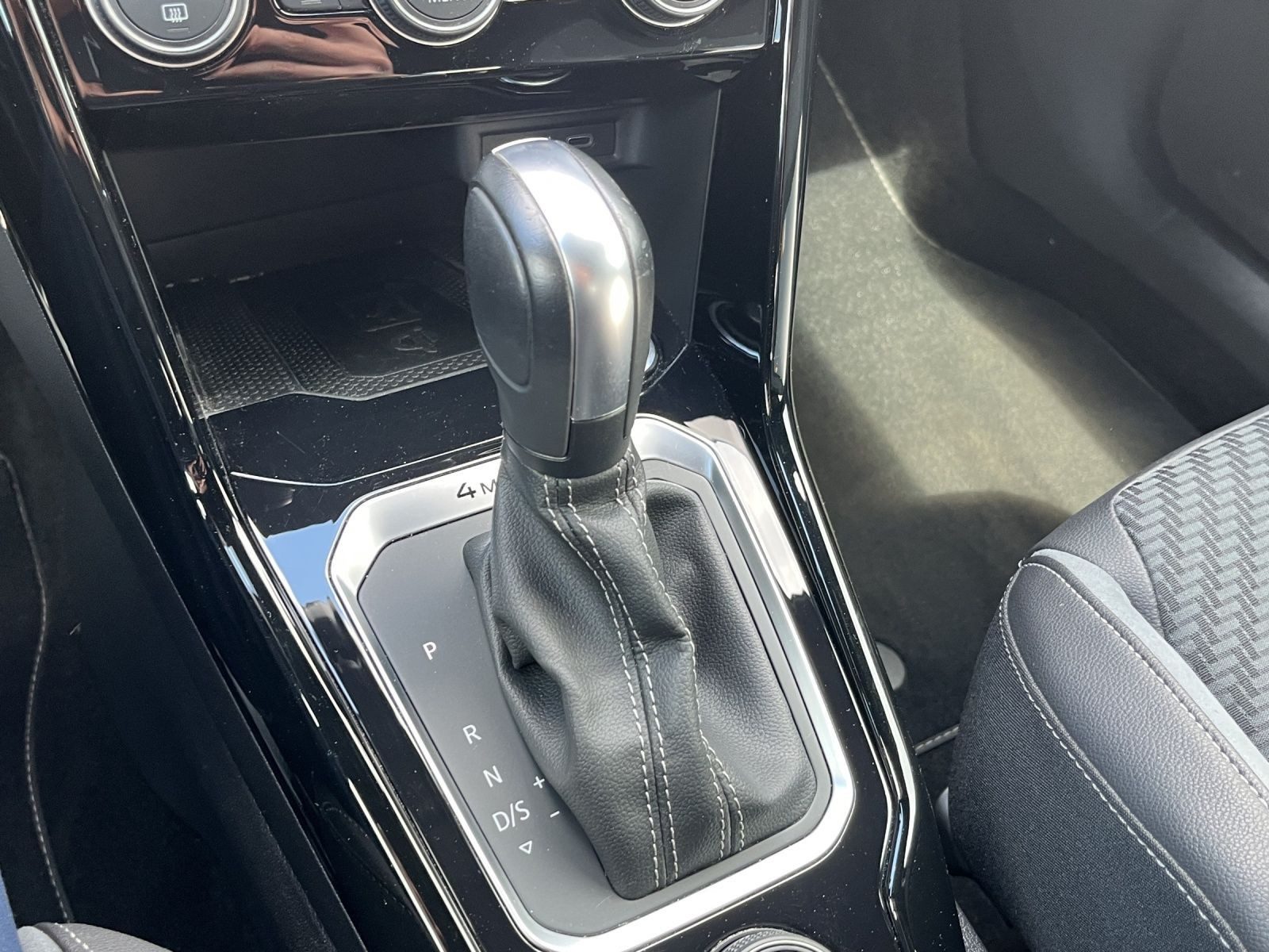 Volkswagen T-Roc – Foto 11