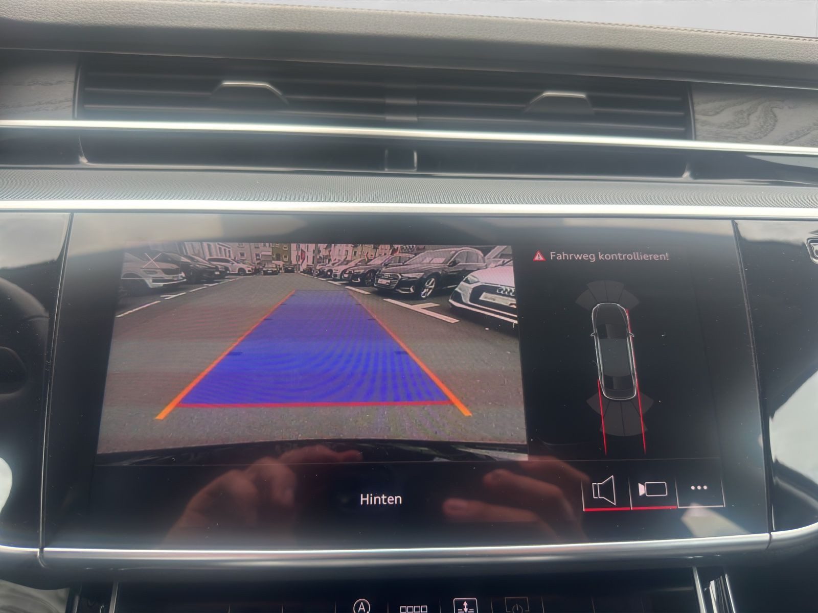 Audi A8 – Bild 16