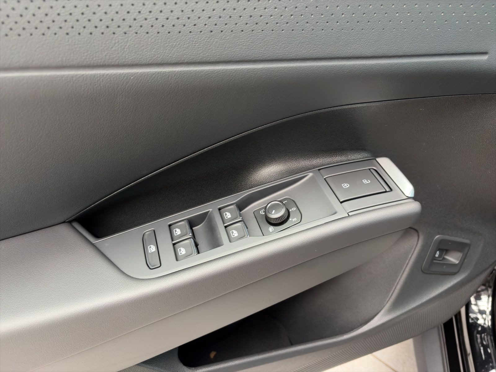 Volkswagen T-Roc – Foto 8