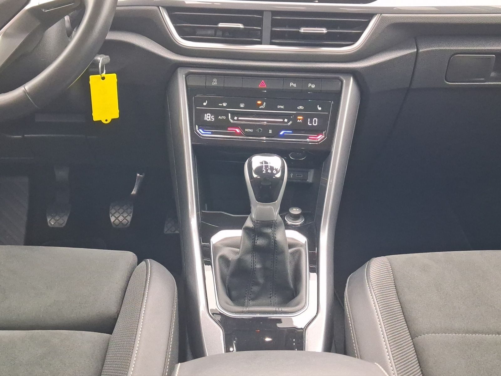 Volkswagen T-Roc – Foto 11