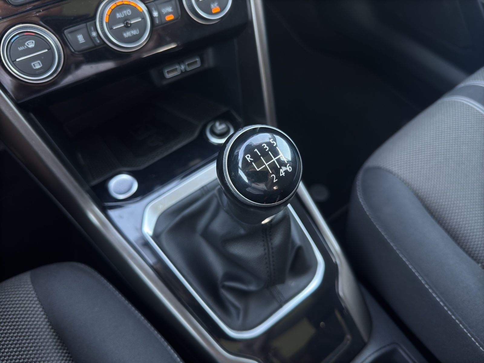 Volkswagen T-Roc – Foto 11