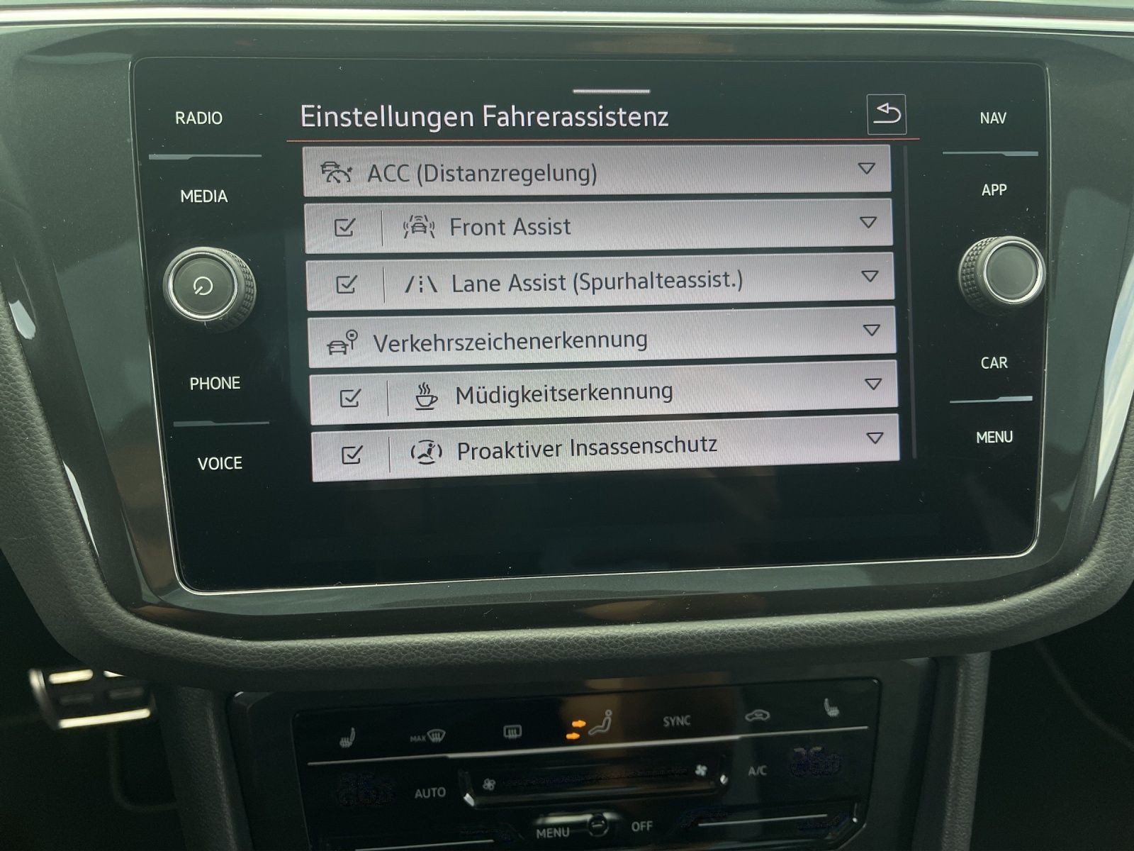 Volkswagen Tiguan – Bild 15