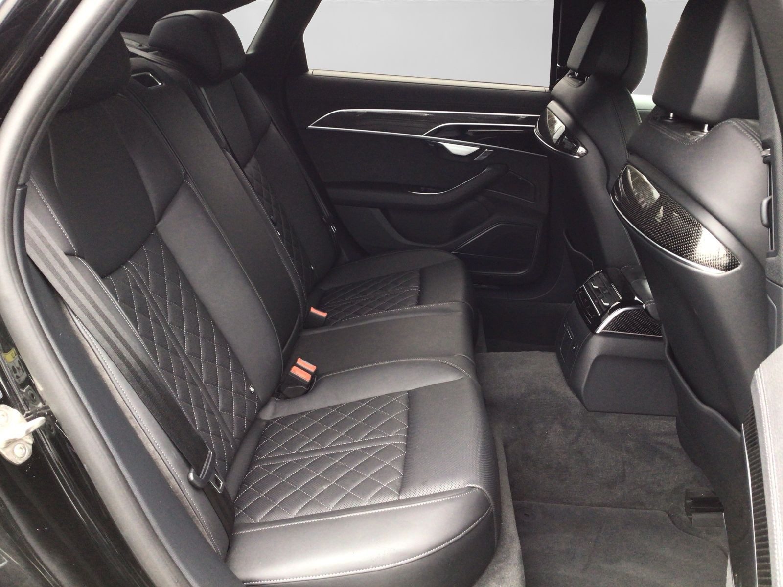 Audi A8 – Bild 6
