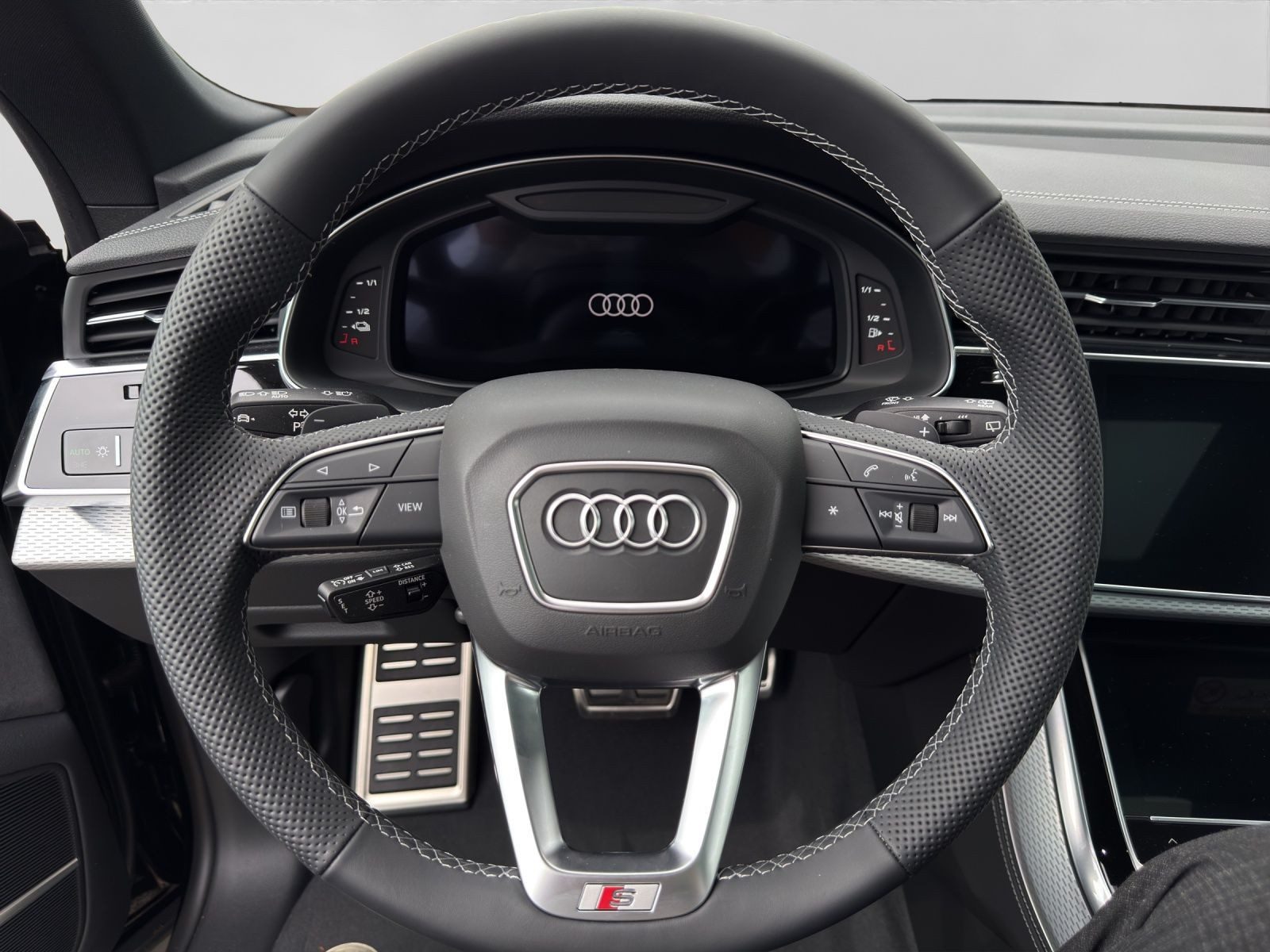 Audi Q8 – Foto 9