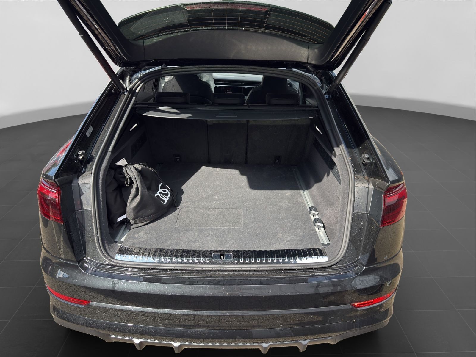 Audi Q8 – Foto 17