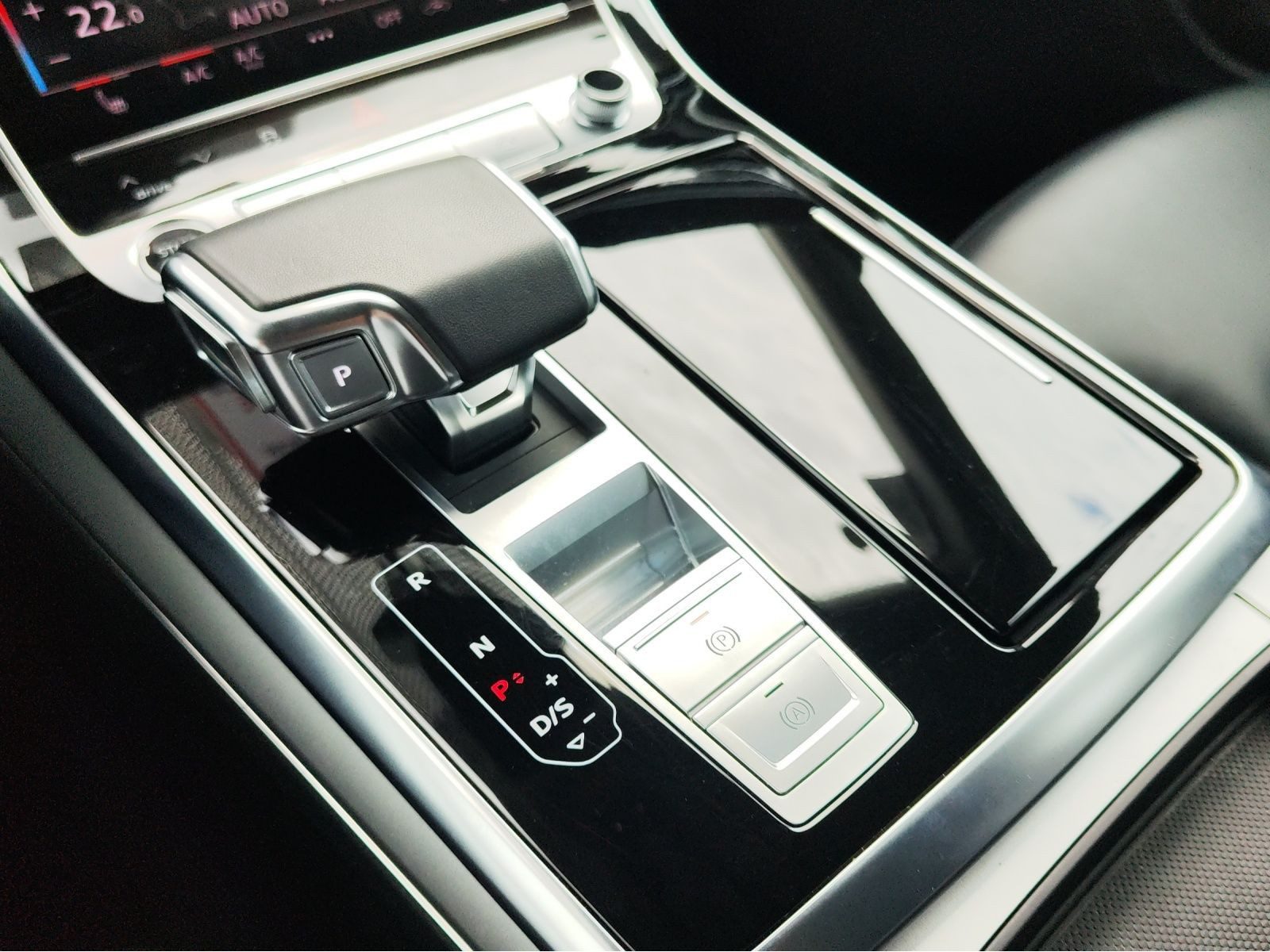 Audi Q8 – Foto 11
