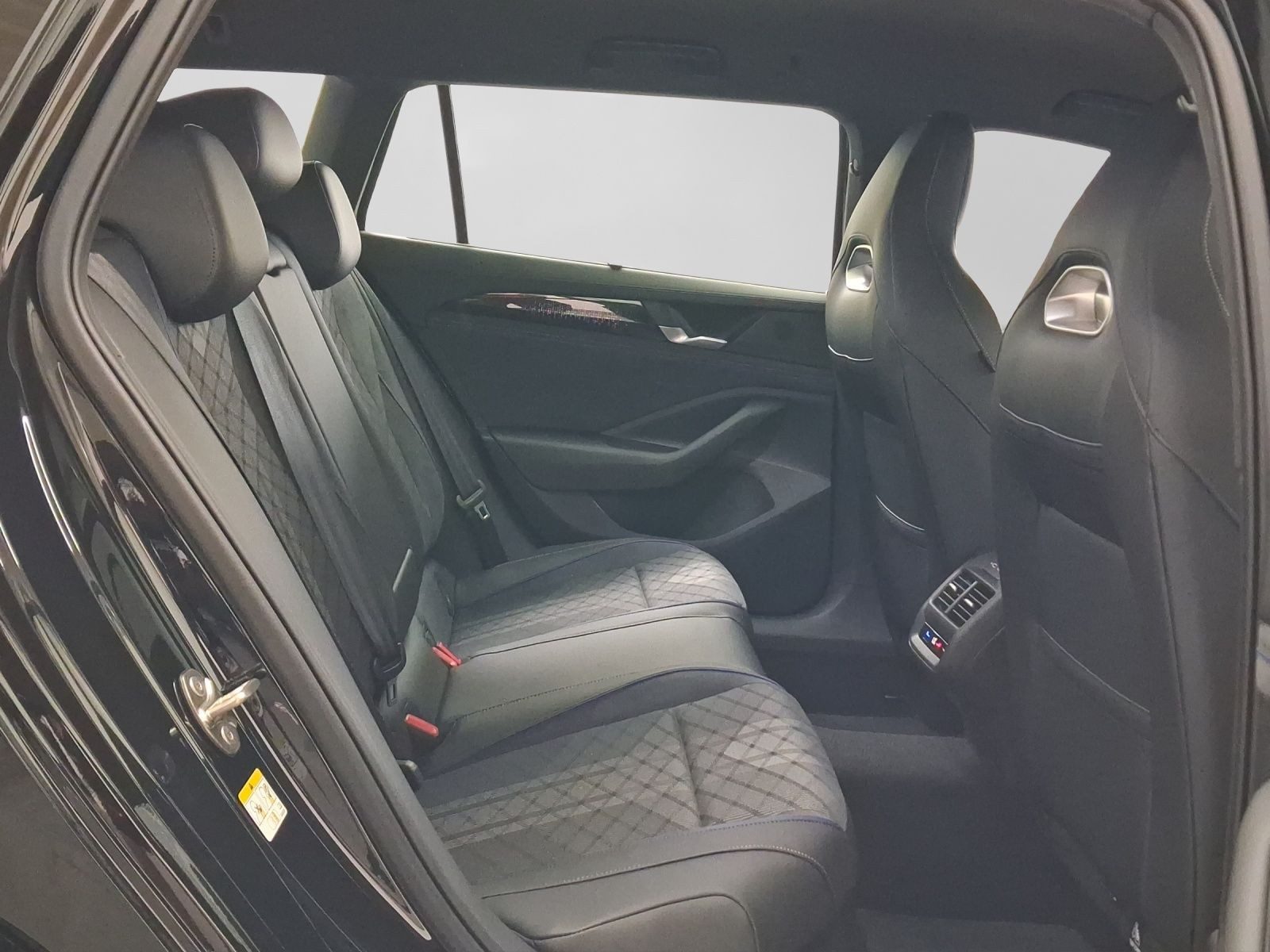 Volkswagen Passat Variant – Bild 6
