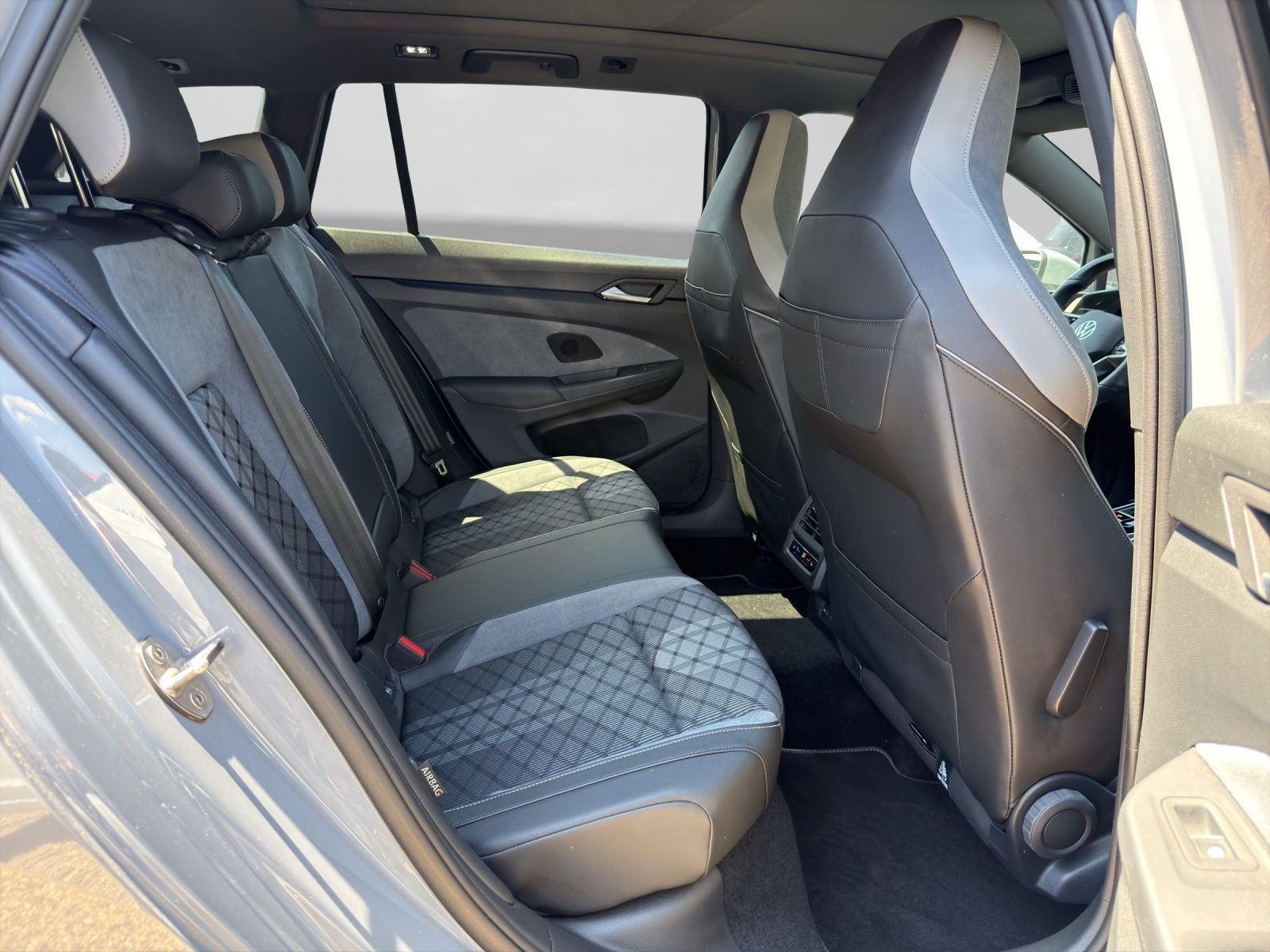 Volkswagen Golf Variant – Bild 6