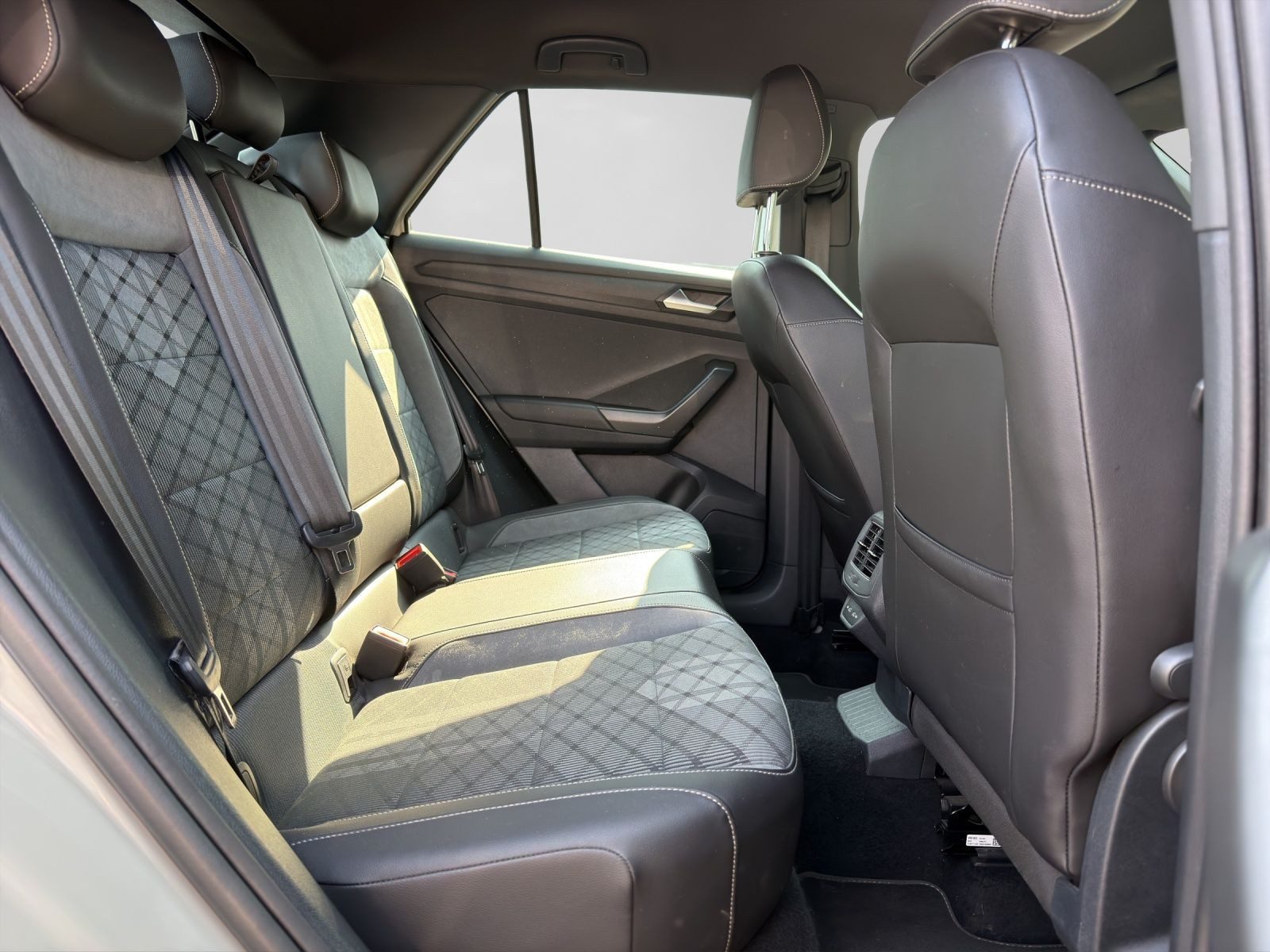 Volkswagen T-Roc – Foto 6