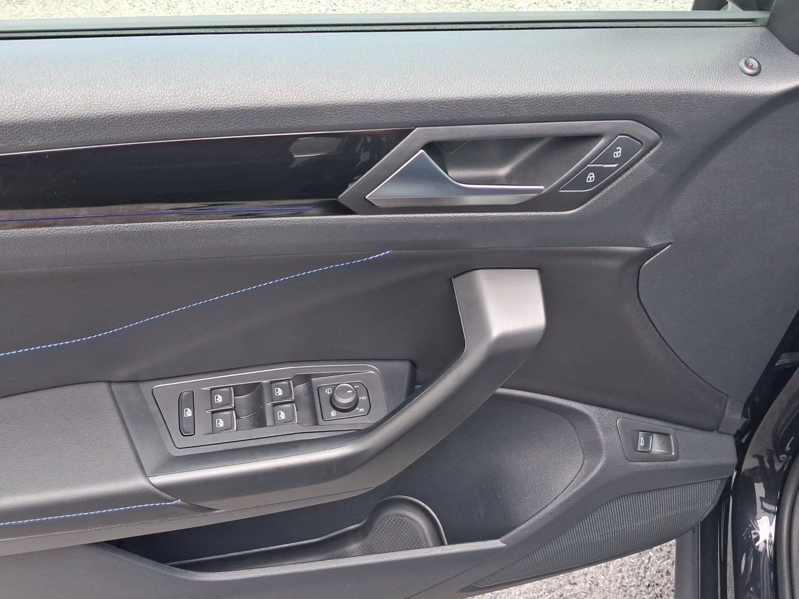 Volkswagen T-Roc – Foto 8