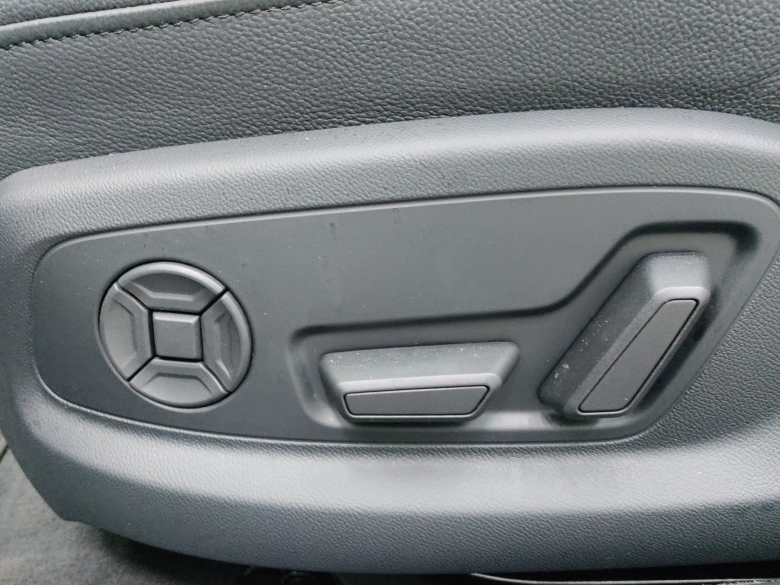 Audi A8 – Bild 19