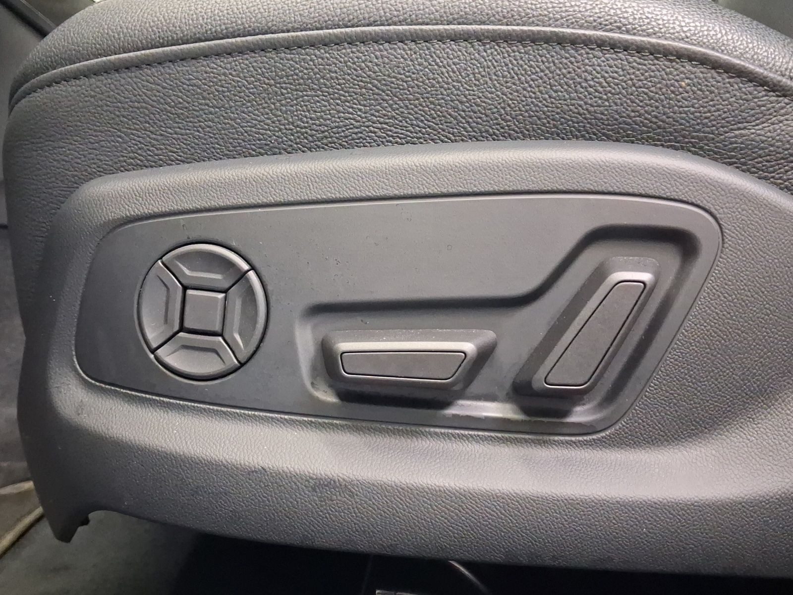 Audi A8 – Bild 18