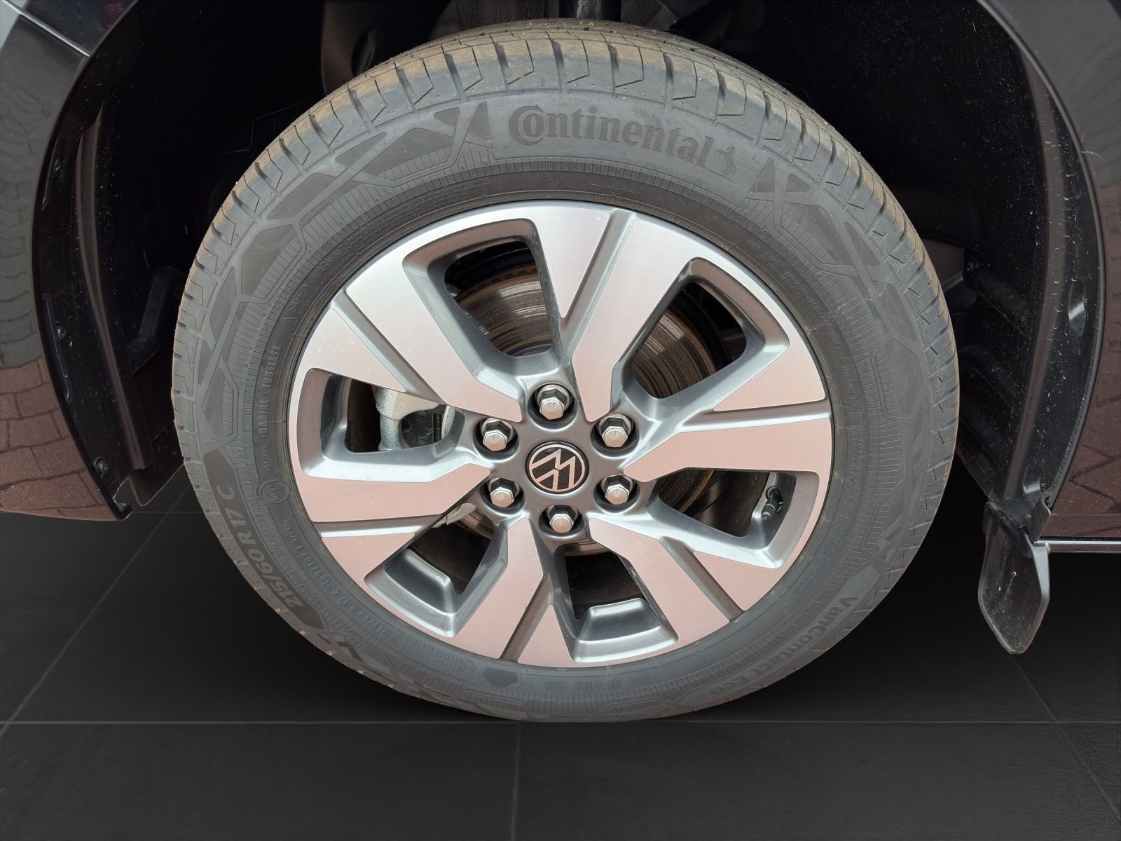 Volkswagen T7 Caravelle – Bild 7