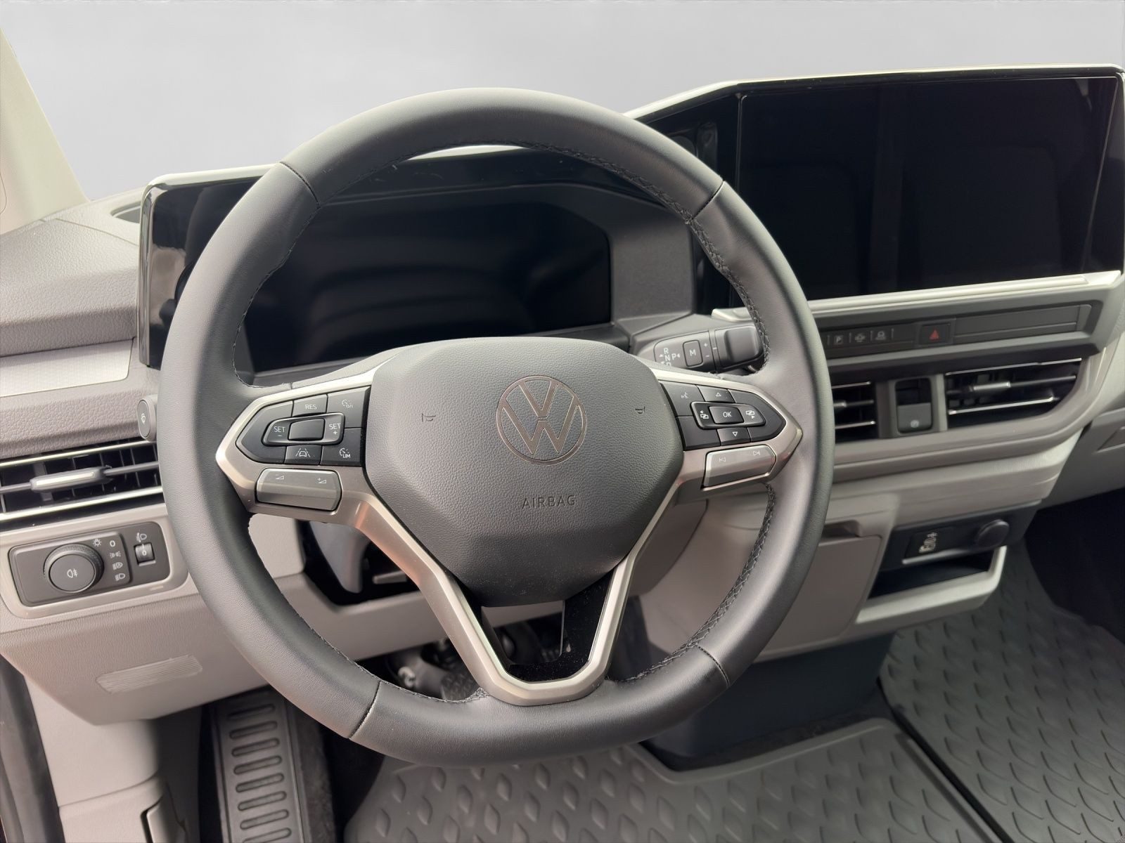 Volkswagen T7 Caravelle – Bild 9