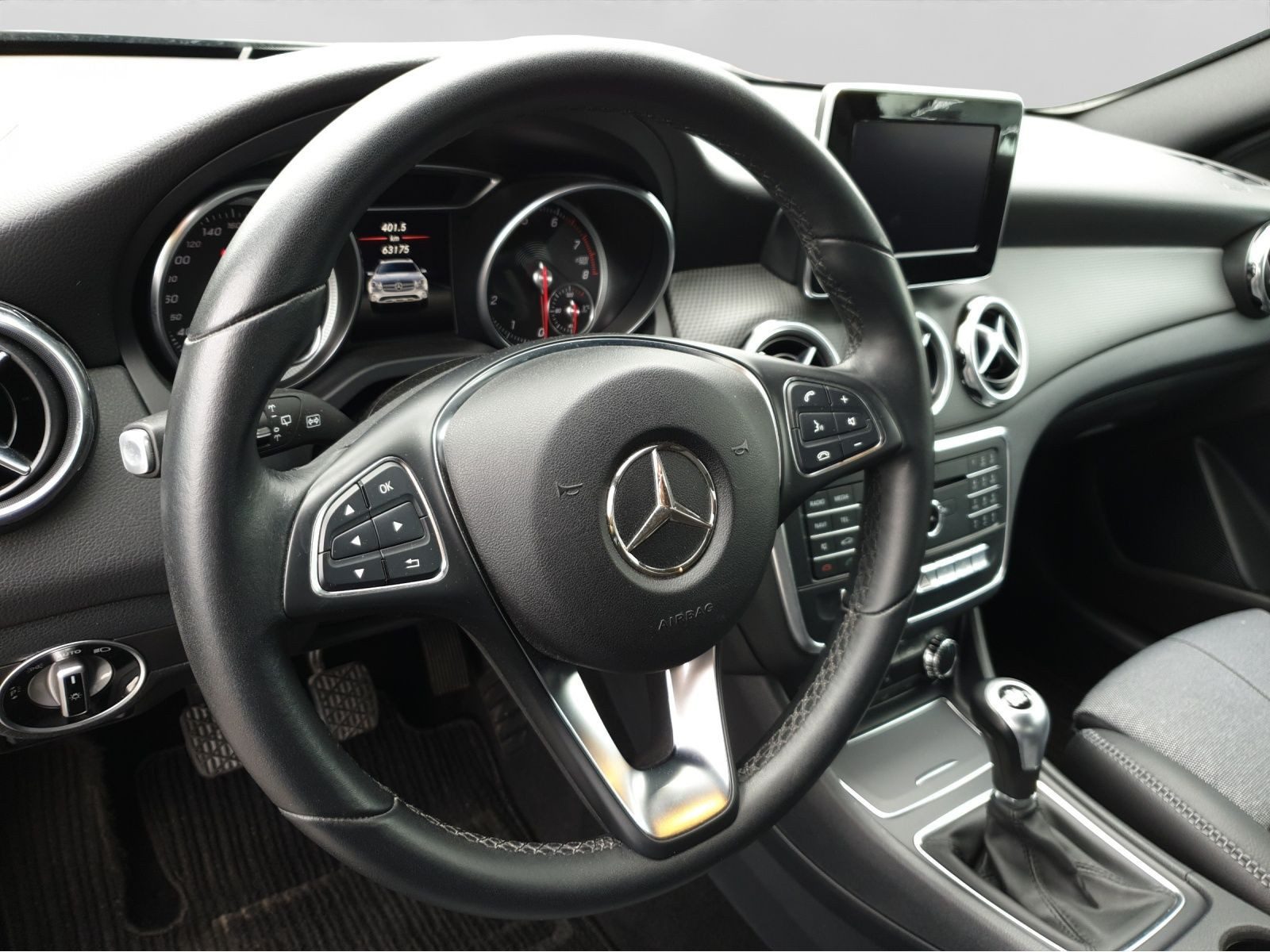 Mercedes-Benz GLA 180 – Bild 9