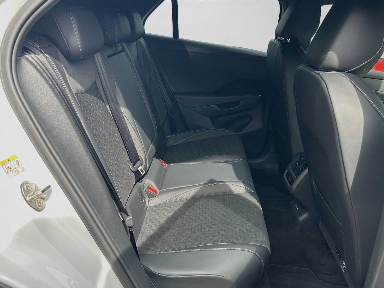 Volkswagen T-Roc – Foto 6