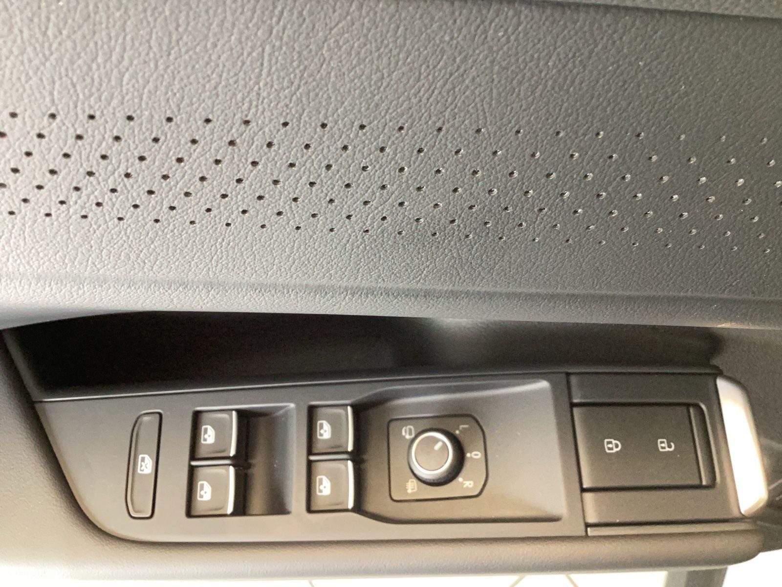 Volkswagen T-Roc – Foto 8