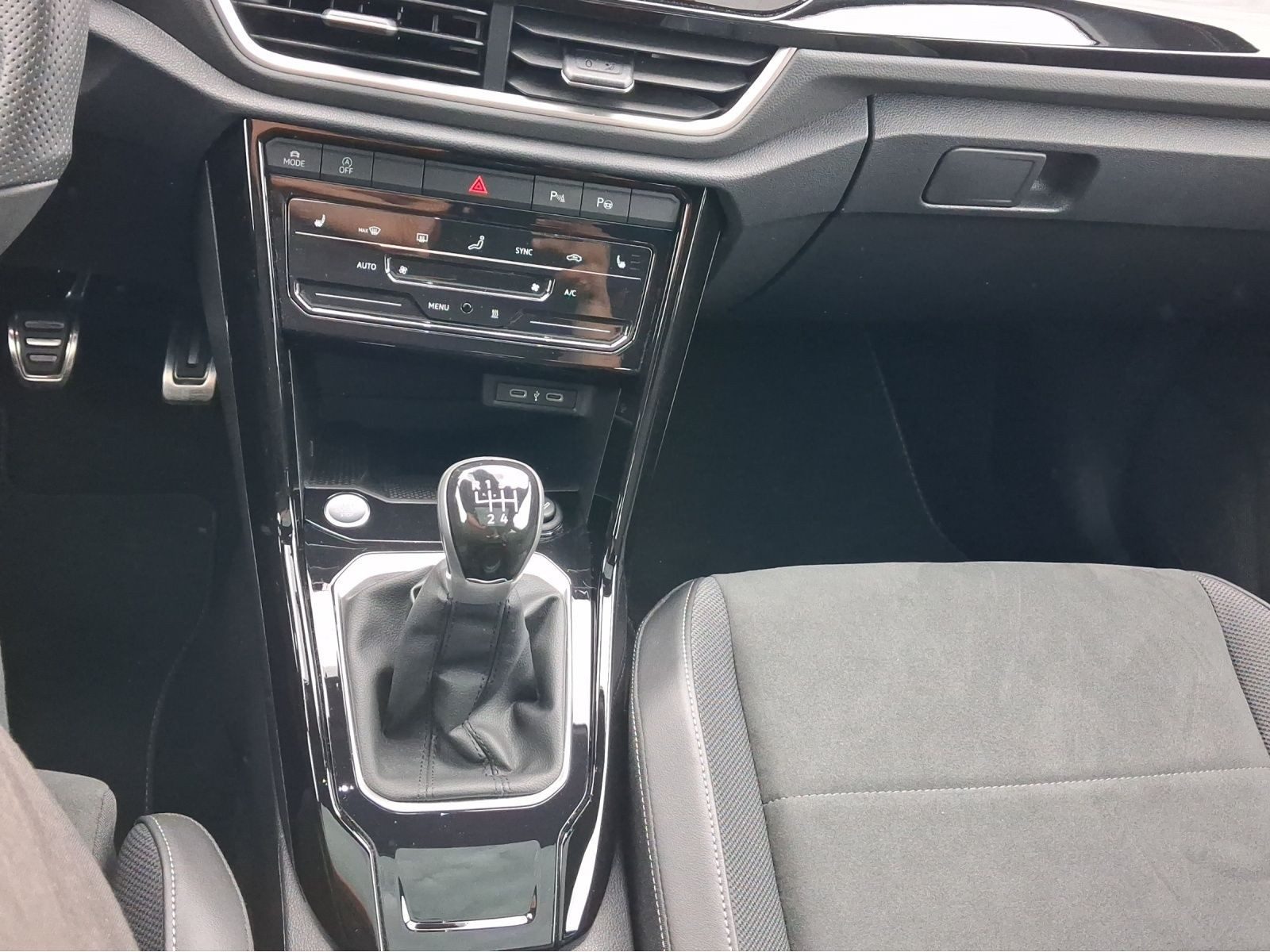Volkswagen T-Roc – Foto 11