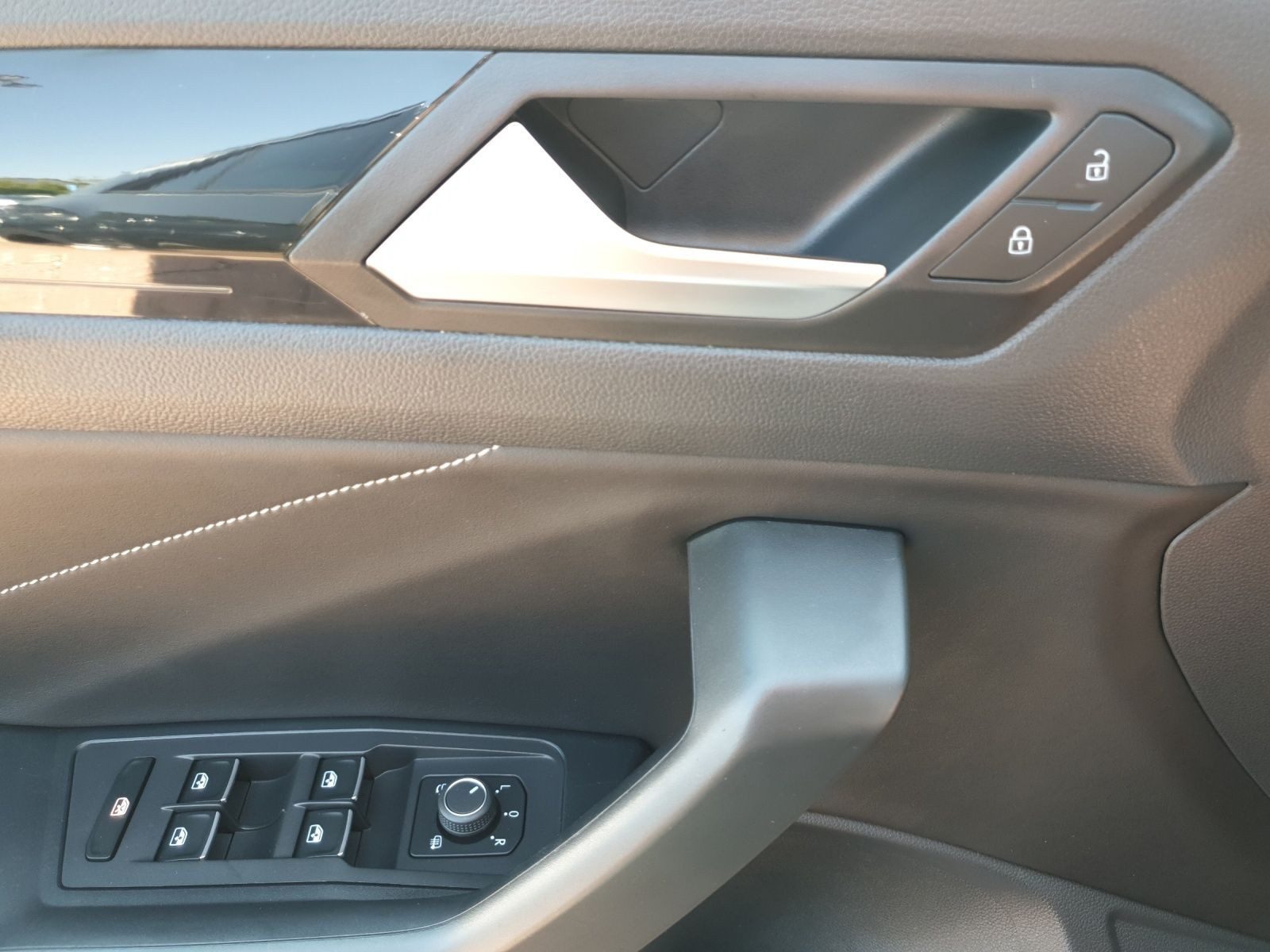 Volkswagen T-Roc – Foto 8