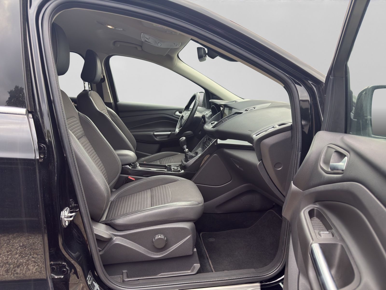 Ford Kuga – Foto 4