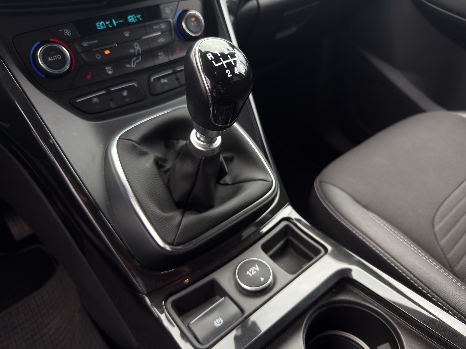 Ford Kuga – Foto 11