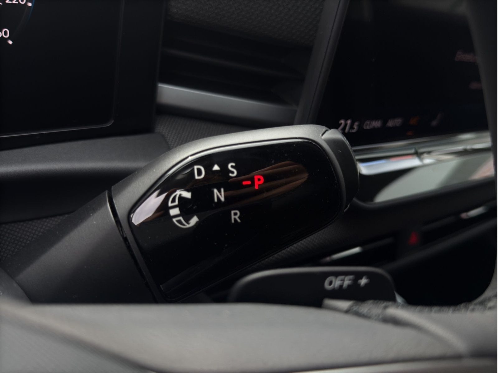 Volkswagen T-Roc – Foto 11