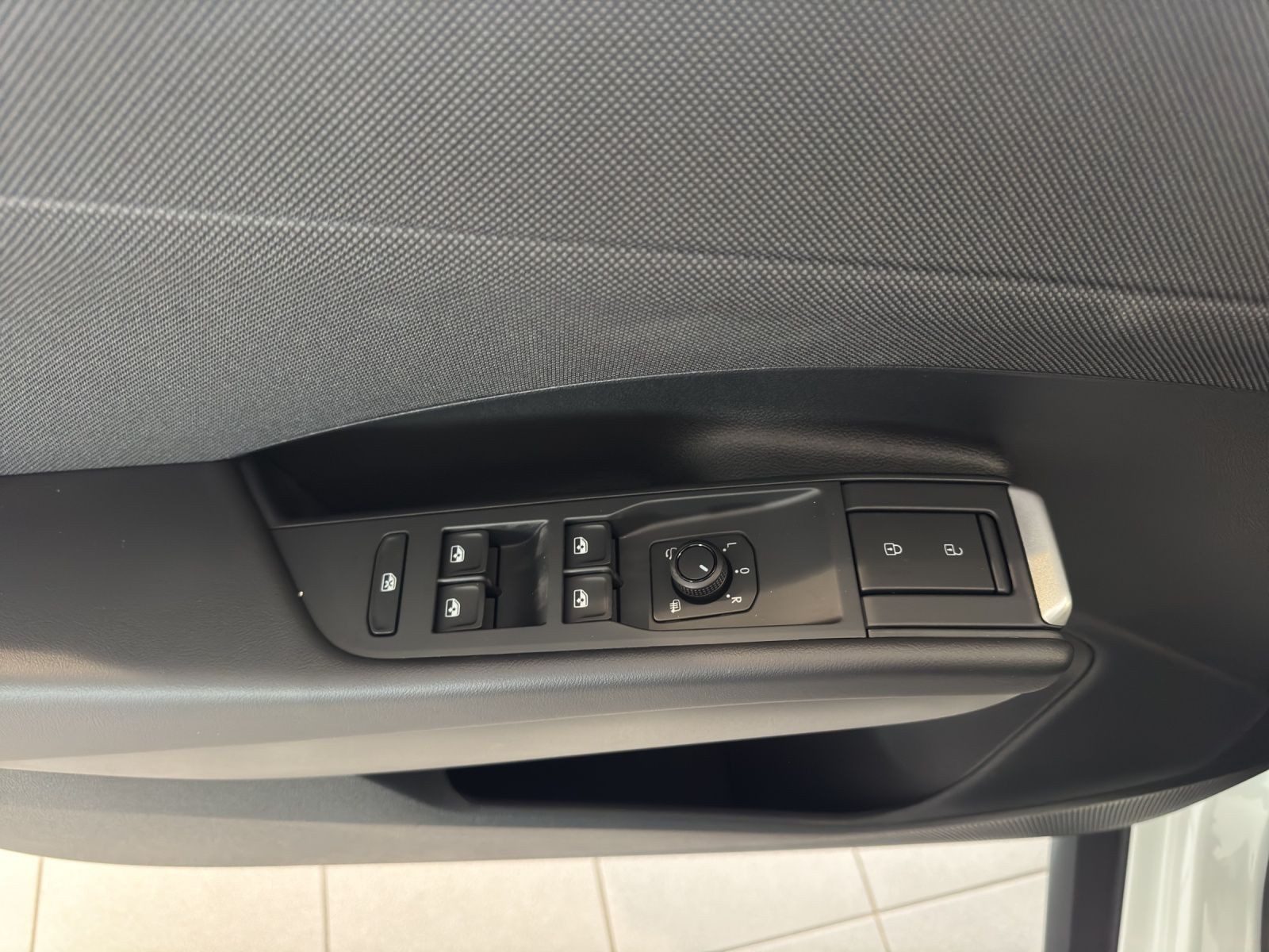 Volkswagen T-Roc – Foto 8