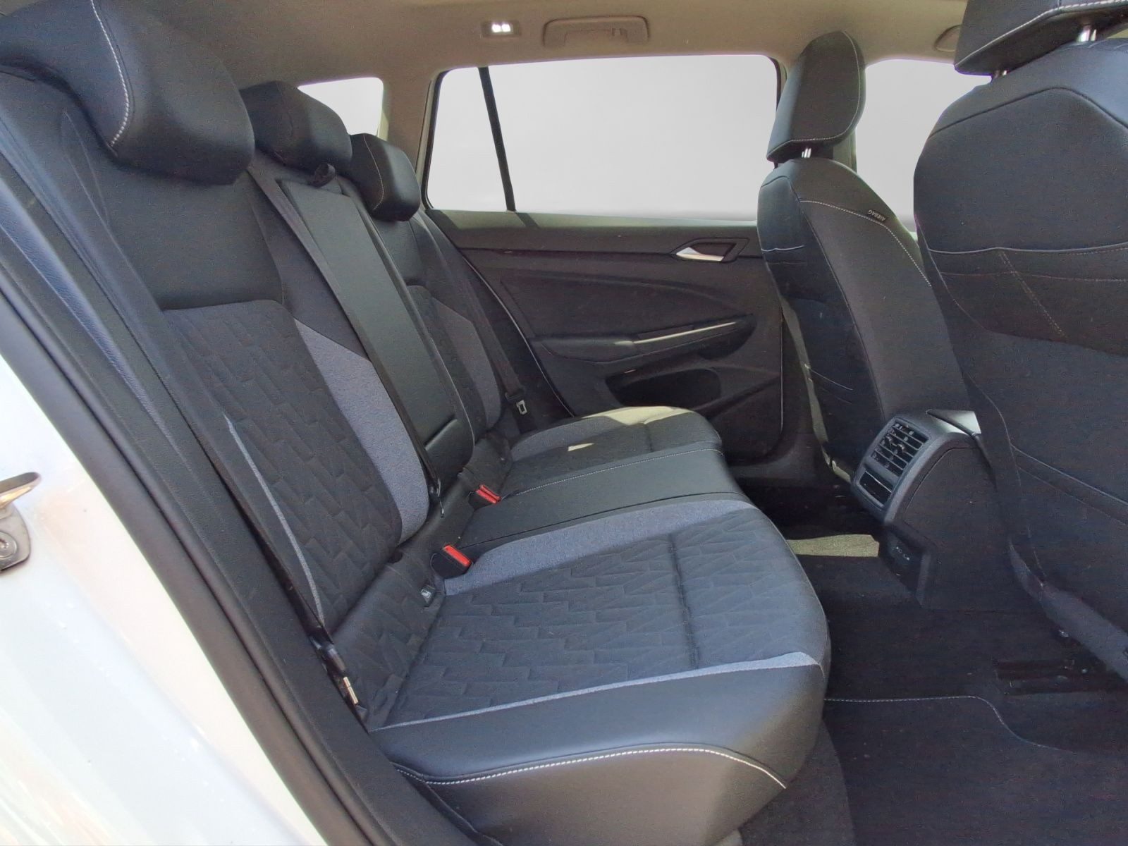 Volkswagen Golf Variant – Bild 6